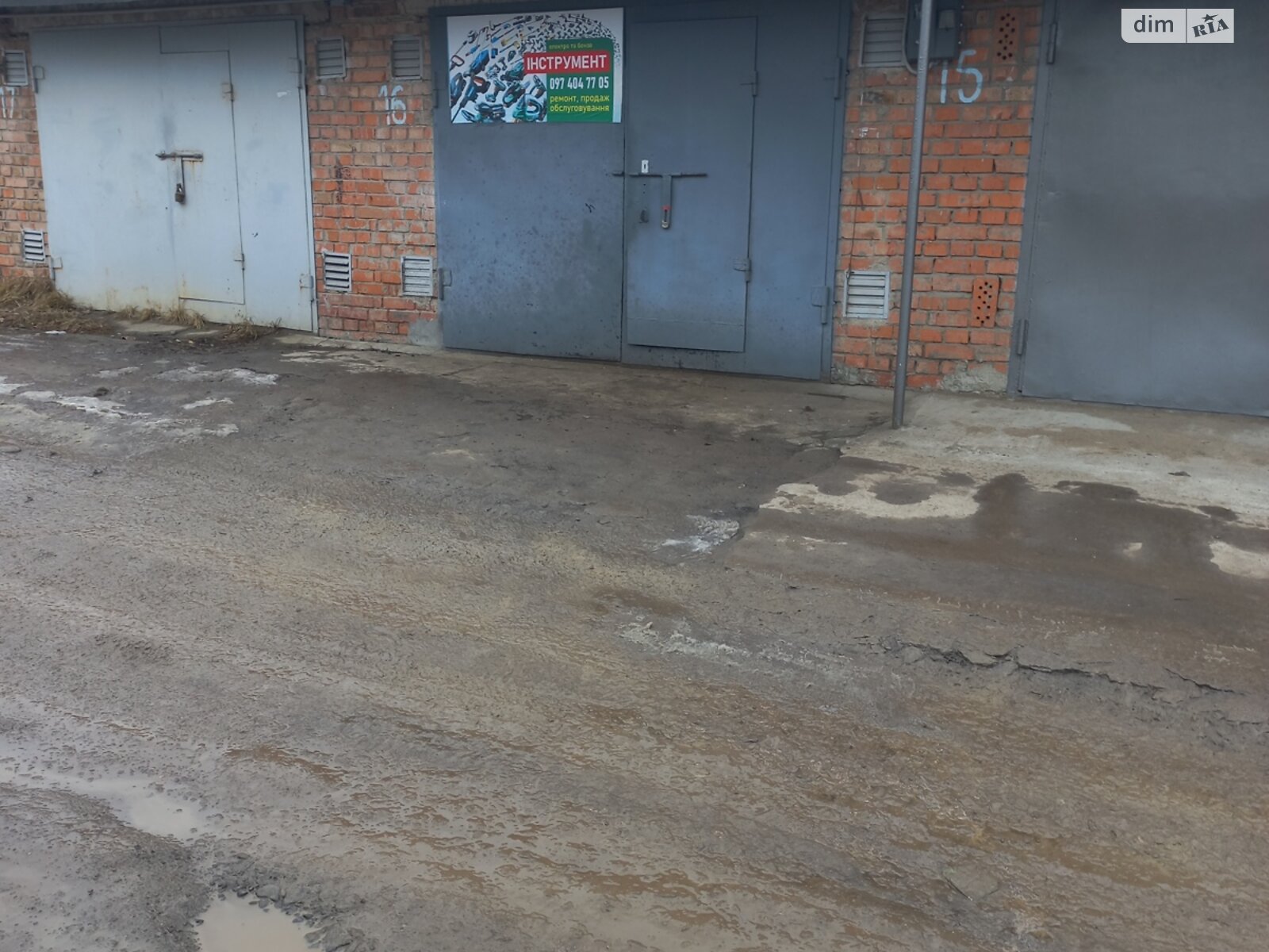 Місце в гаражному кооперативі під легкове авто в Хмельницькому, площа 19 кв.м. фото 1