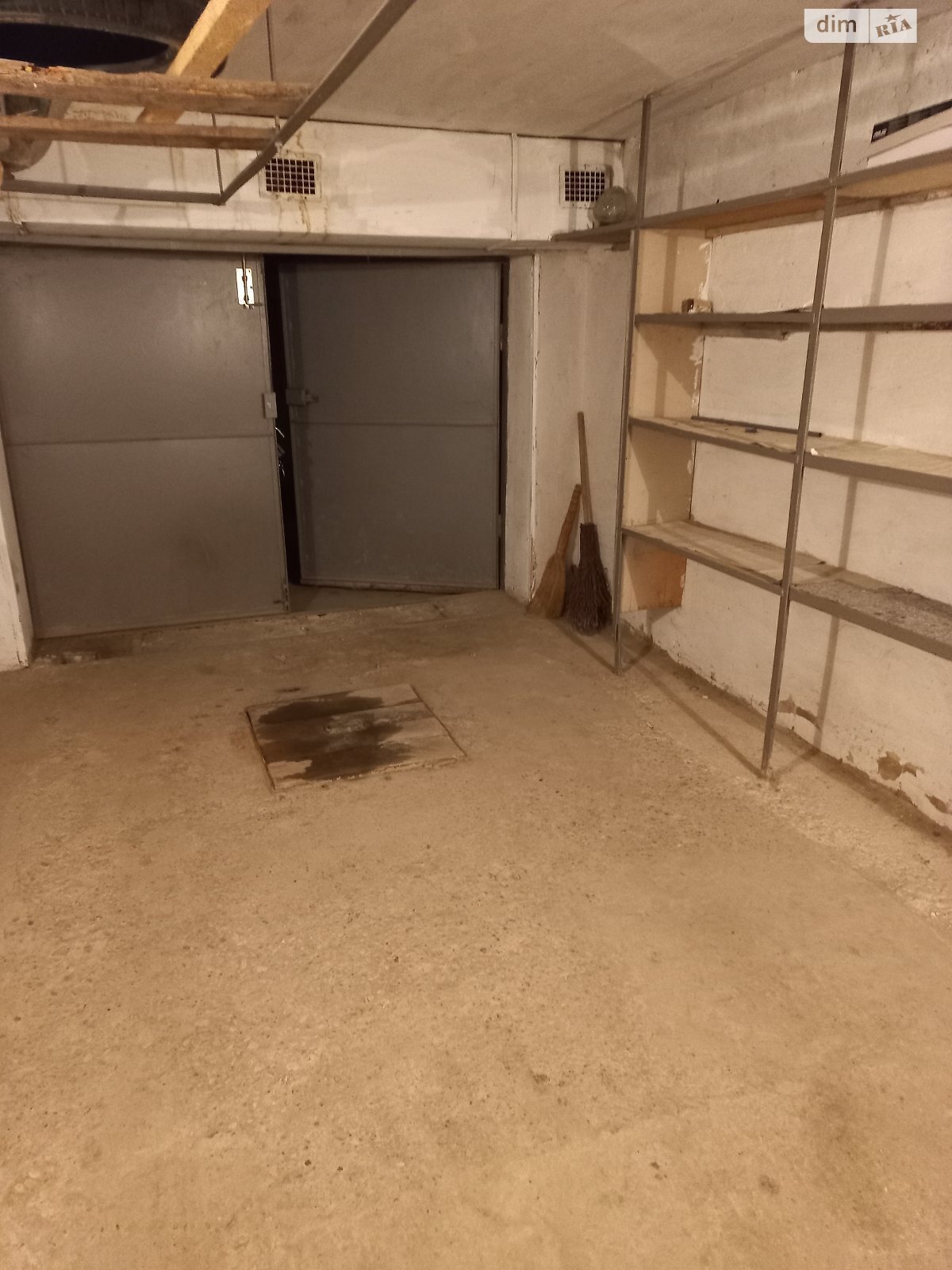 Место в гаражном кооперативе под легковое авто в Ивано-Франковске, площадь 17.3 кв.м. фото 1