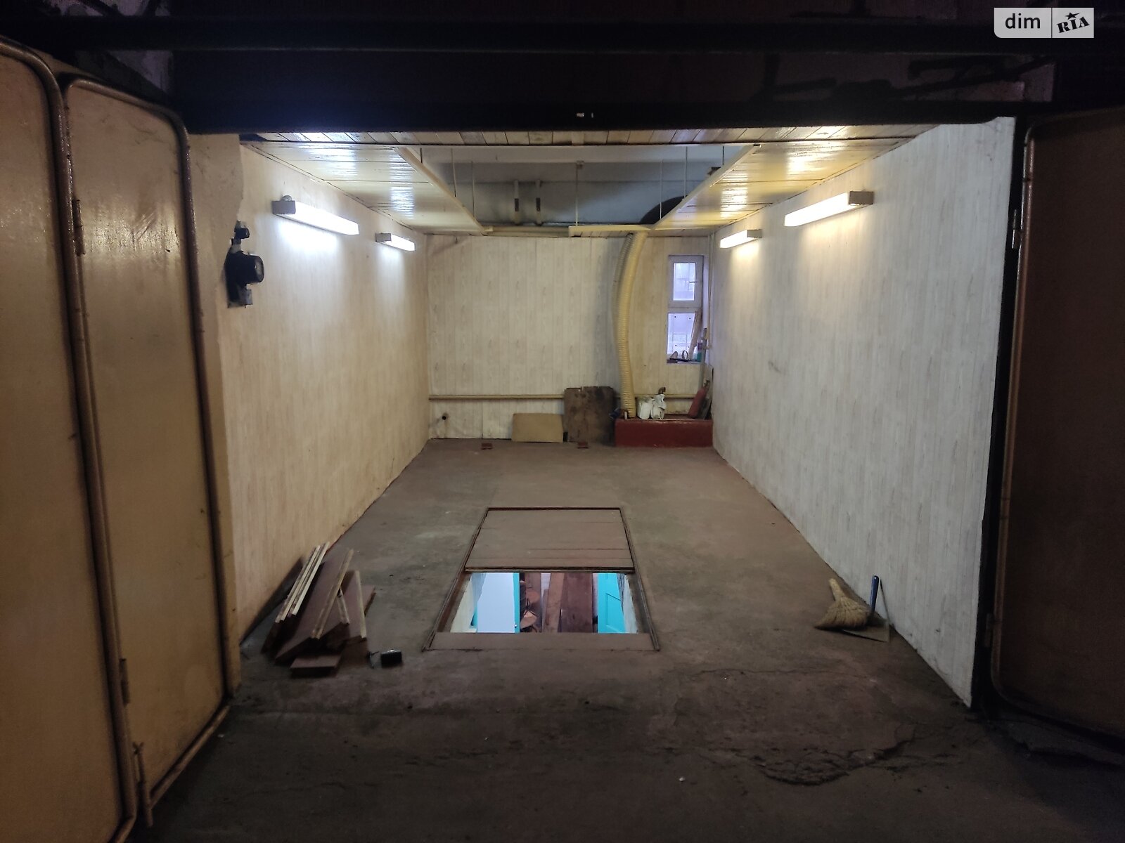 Место в гаражном кооперативе под легковое авто в Киеве, площадь 31.6 кв.м. фото 1 Место в гаражном кооперативе под легковое авто в Киеве, площадь 31.6 кв.м. фото 1