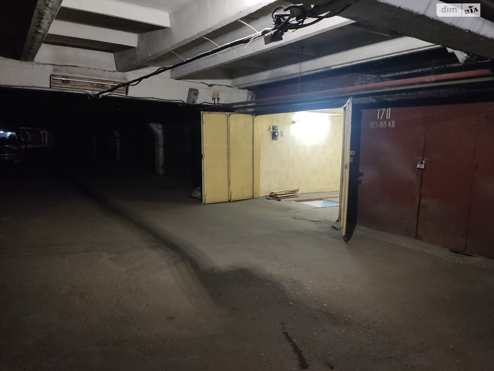 Место в гаражном кооперативе под легковое авто в Киеве, площадь 31.6 кв.м. фото 1 Место в гаражном кооперативе под легковое авто в Киеве, площадь 31.6 кв.м. фото 1