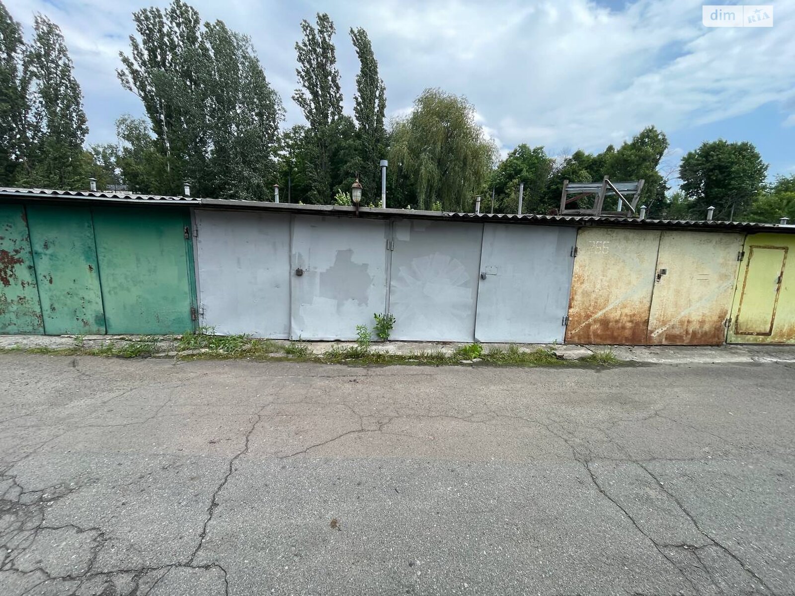 Место в гаражном кооперативе под легковое авто в Киеве, площадь 35 кв.м. фото 1 Место в гаражном кооперативе под легковое авто в Киеве, площадь 35 кв.м. фото 1