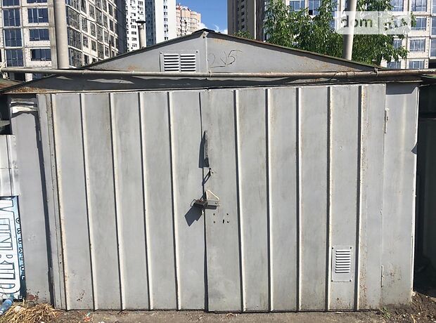 Место в гаражном кооперативе универсальный в Киеве, площадь 20 кв.м. фото 1 Место в гаражном кооперативе универсальный в Киеве, площадь 20 кв.м. фото 1