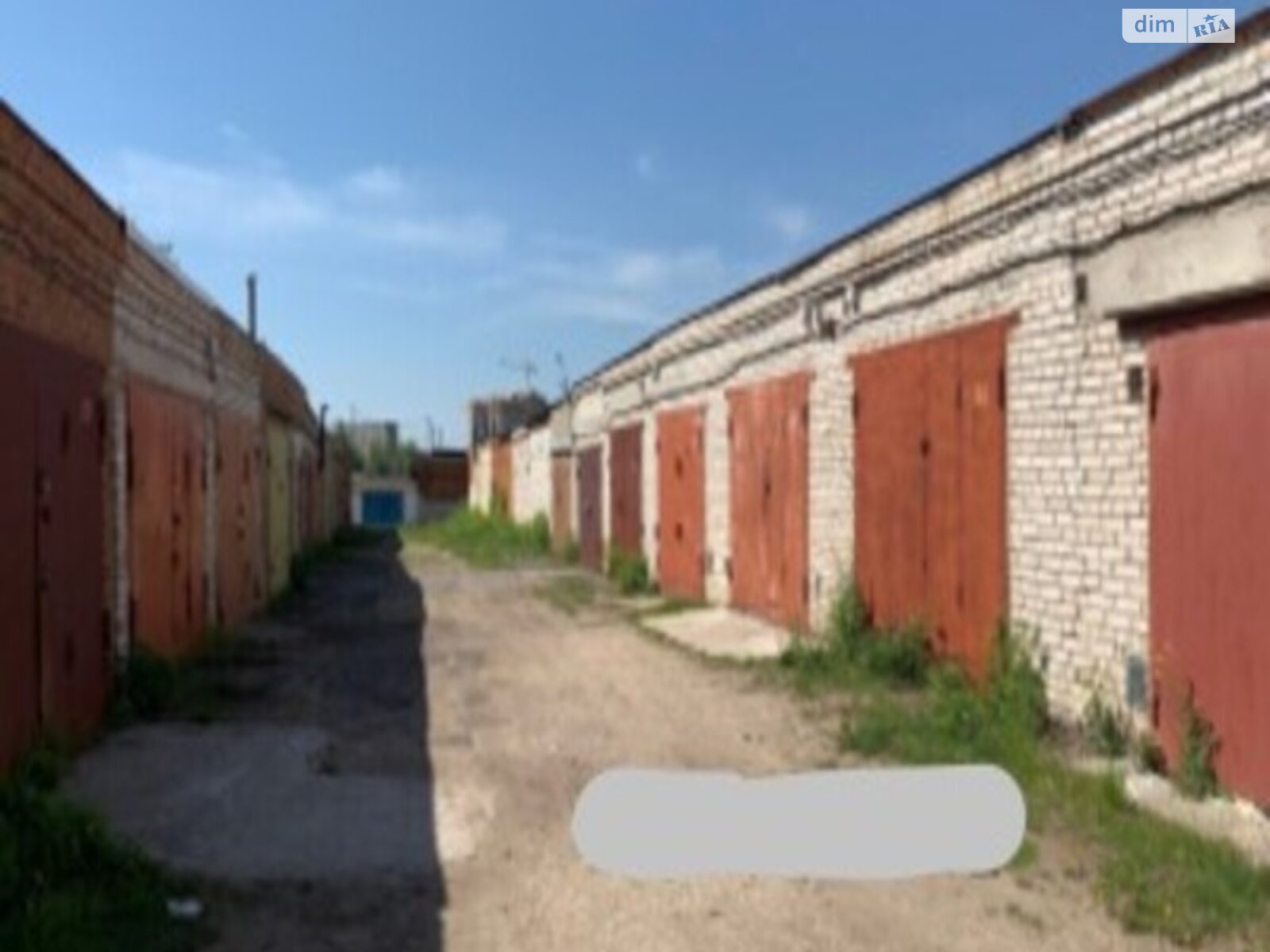 Місце в гаражному кооперативі під легкове авто в Києві, площа 8 кв.м. фото 1 Місце в гаражному кооперативі під легкове авто в Києві, площа 8 кв.м. фото 1