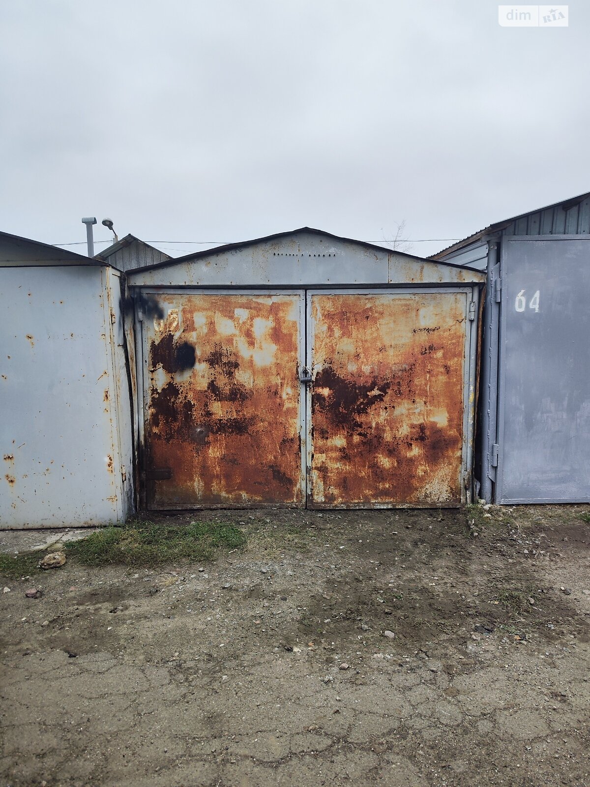 Місце в гаражному кооперативі під легкове авто в Києві, площа 13 кв.м. фото 1