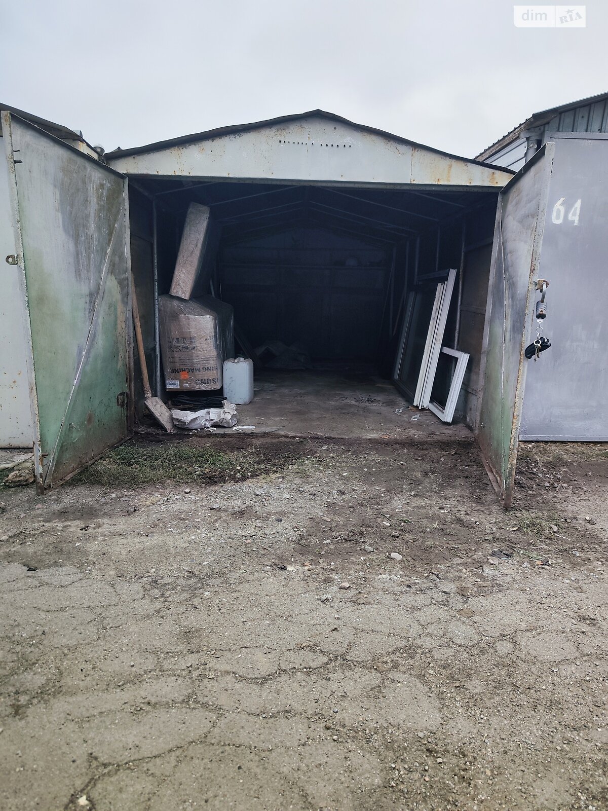 Місце в гаражному кооперативі під легкове авто в Києві, площа 13 кв.м. фото 1