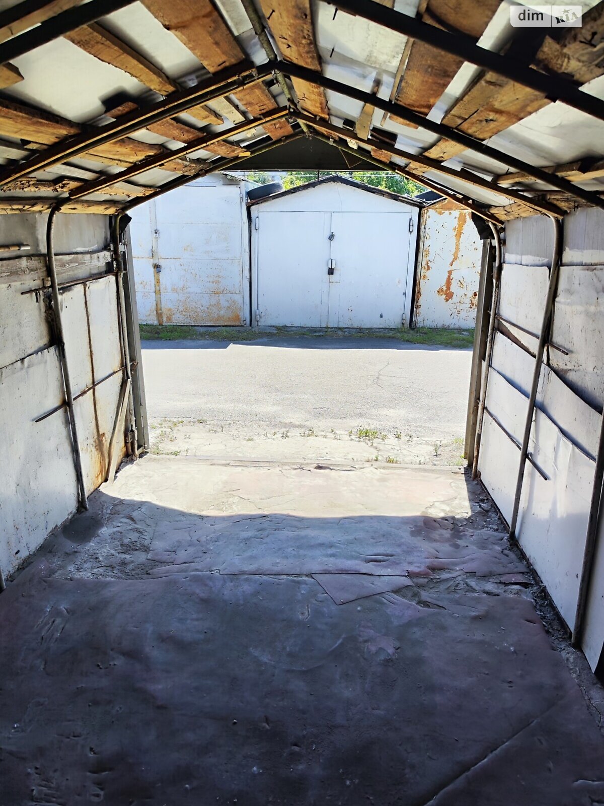 Место в гаражном кооперативе под легковое авто в Киеве, площадь 11 кв.м. фото 1 Место в гаражном кооперативе под легковое авто в Киеве, площадь 11 кв.м. фото 1