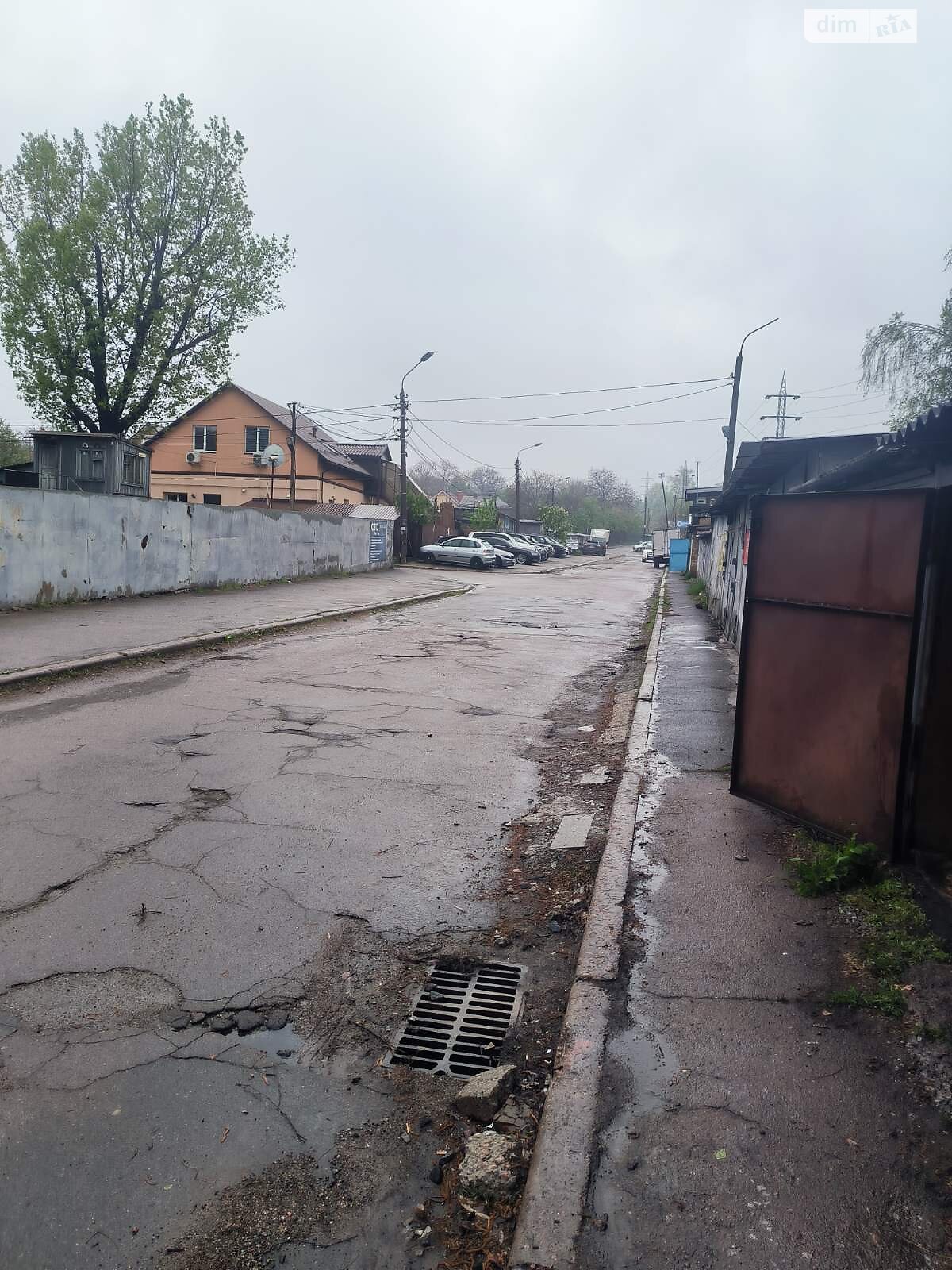 Місце в гаражному кооперативі під легкове авто в Києві, площа 15 кв.м. фото 1