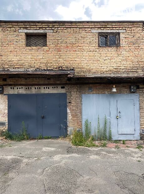 Место в гаражном кооперативе под легковое авто в Киеве, площадь 19 кв.м. фото 1 Место в гаражном кооперативе под легковое авто в Киеве, площадь 19 кв.м. фото 1
