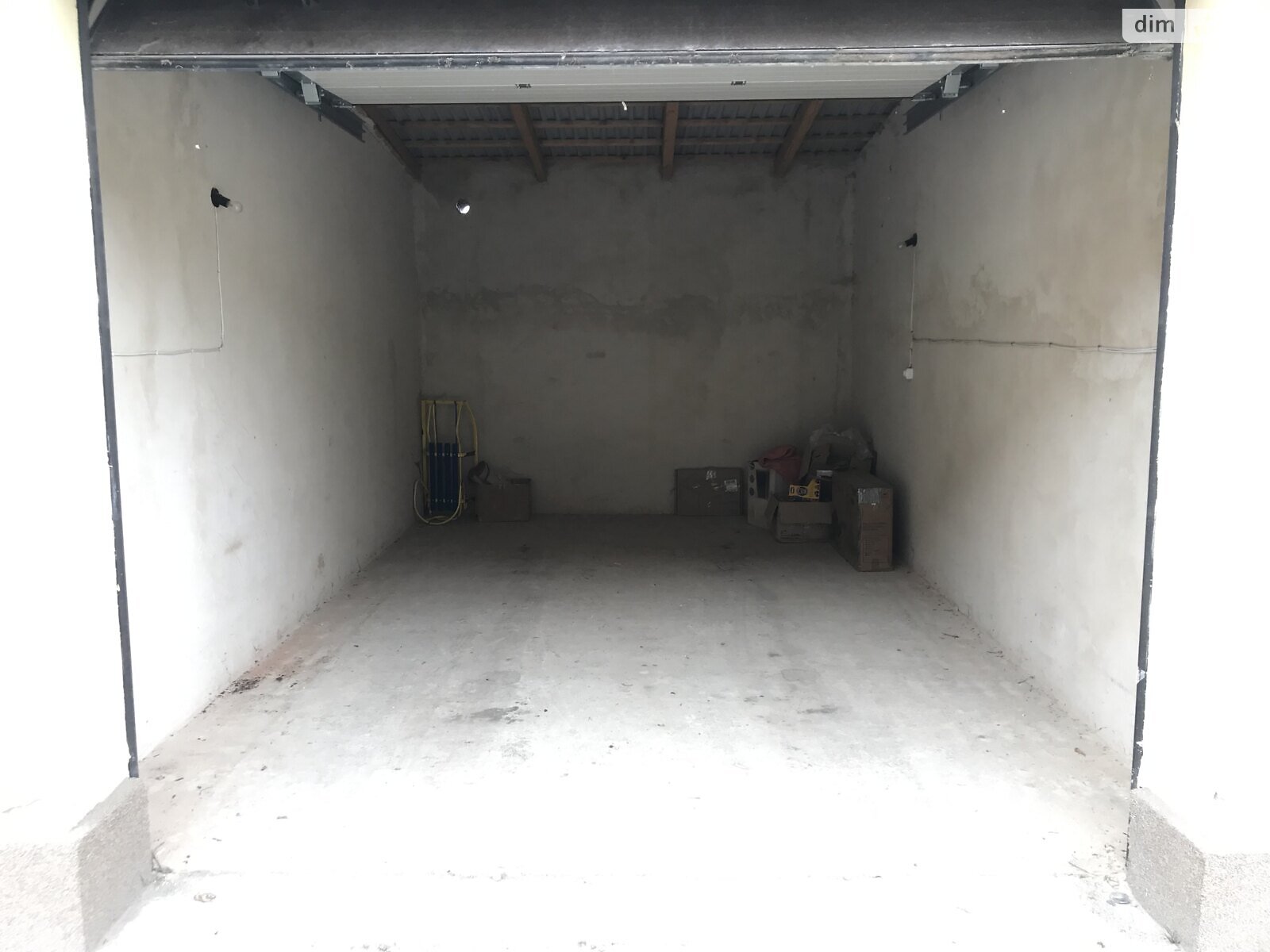 Место в гаражном кооперативе под легковое авто в Коломые, площадь 11.5 кв.м. фото 1