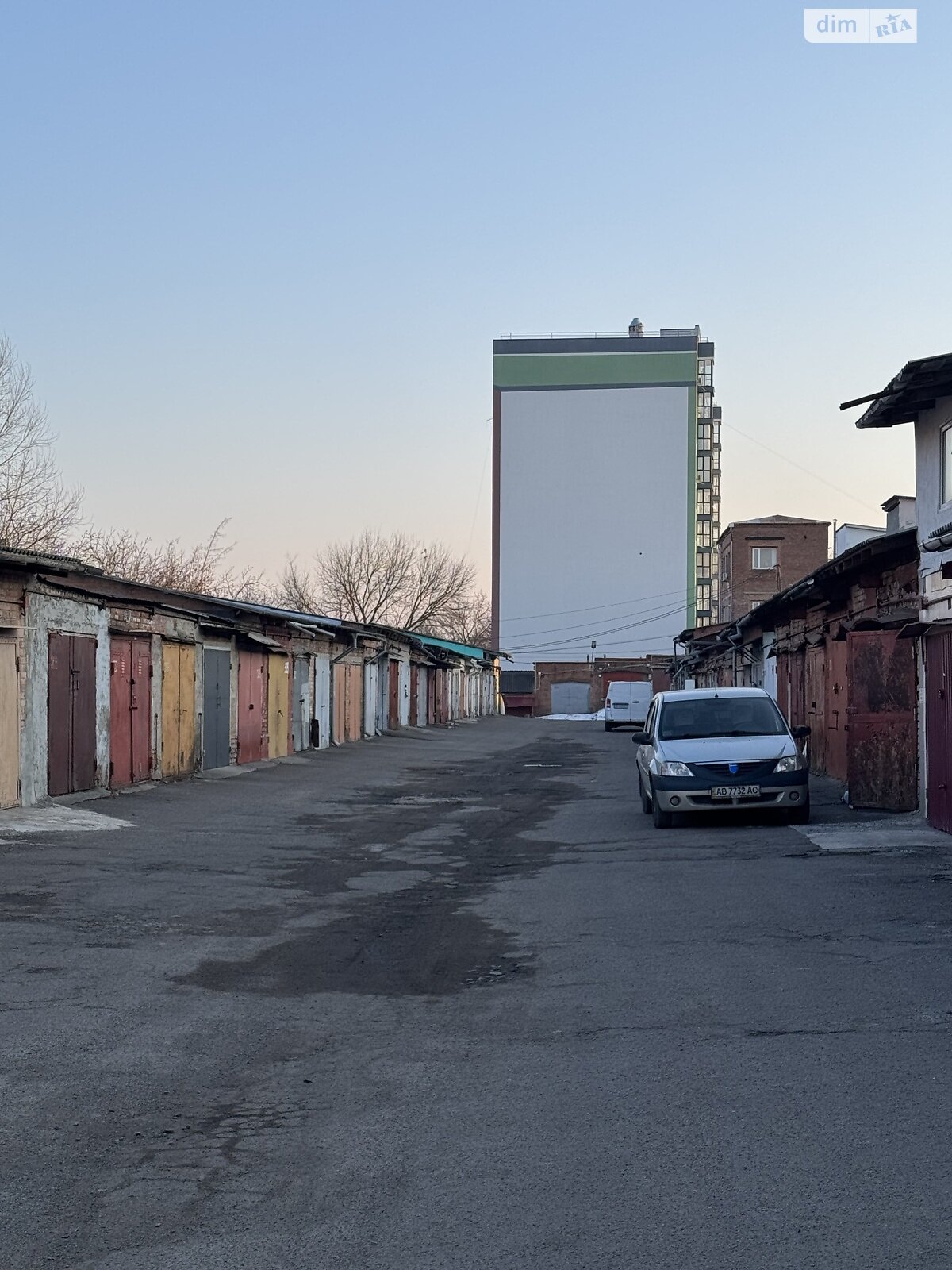 Місце в гаражному кооперативі під легкове авто в Вінниці, площа 18 кв.м. фото 1 Місце в гаражному кооперативі під легкове авто в Вінниці, площа 18 кв.м. фото 1