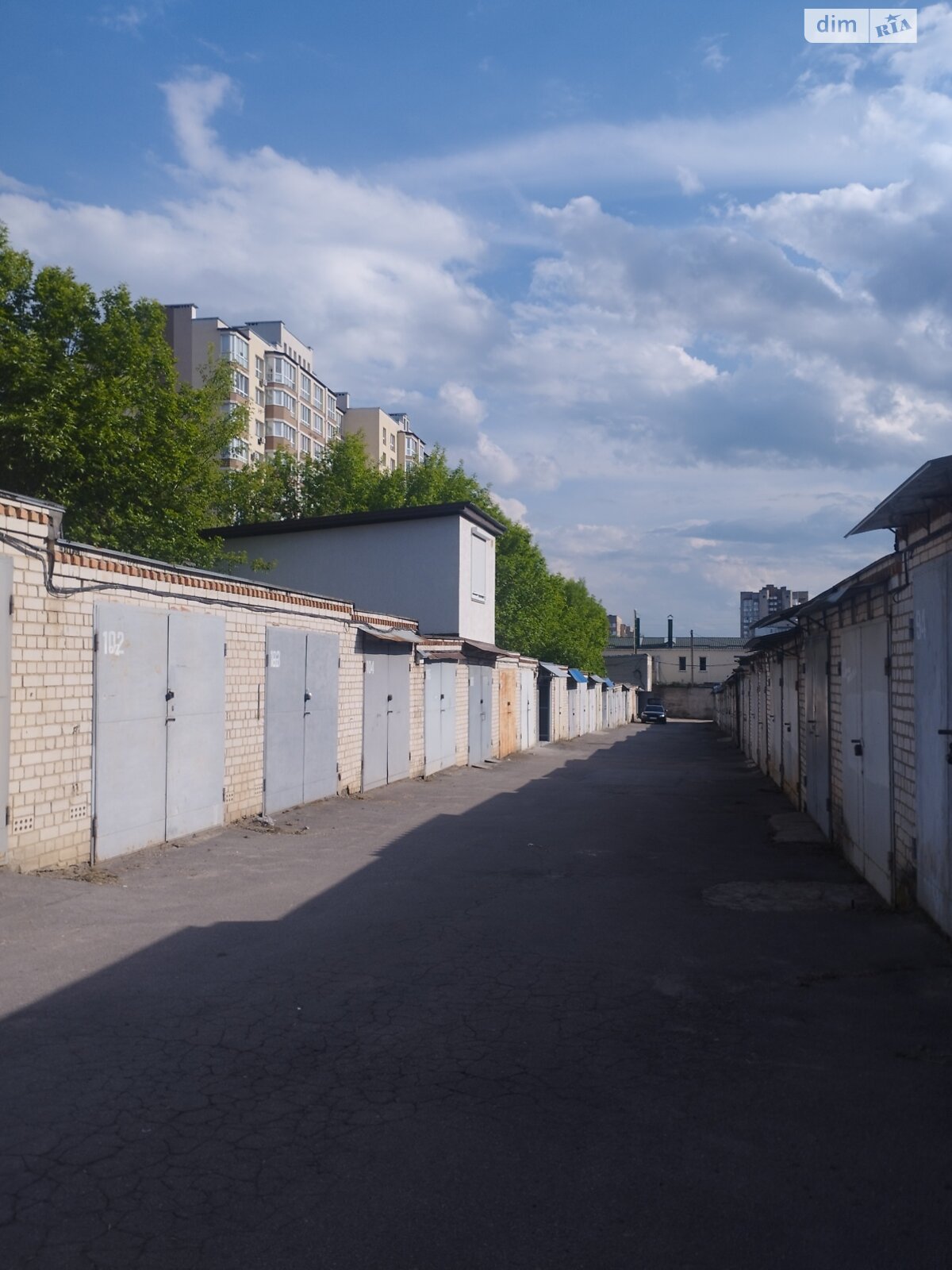 Місце в гаражному кооперативі універсальний в Вінниці, площа 25 кв.м. фото 1 Місце в гаражному кооперативі універсальний в Вінниці, площа 25 кв.м. фото 1