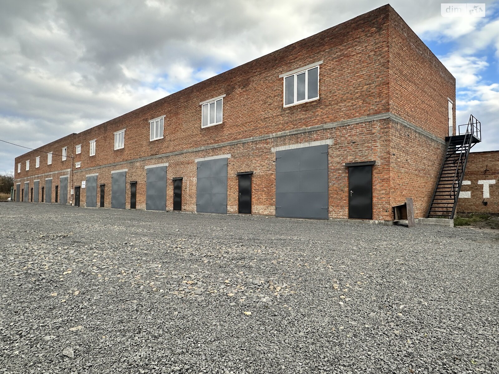 Место в гаражном кооперативе универсальный в Виннице, площадь 175 кв.м. фото 1 Место в гаражном кооперативе универсальный в Виннице, площадь 175 кв.м. фото 1