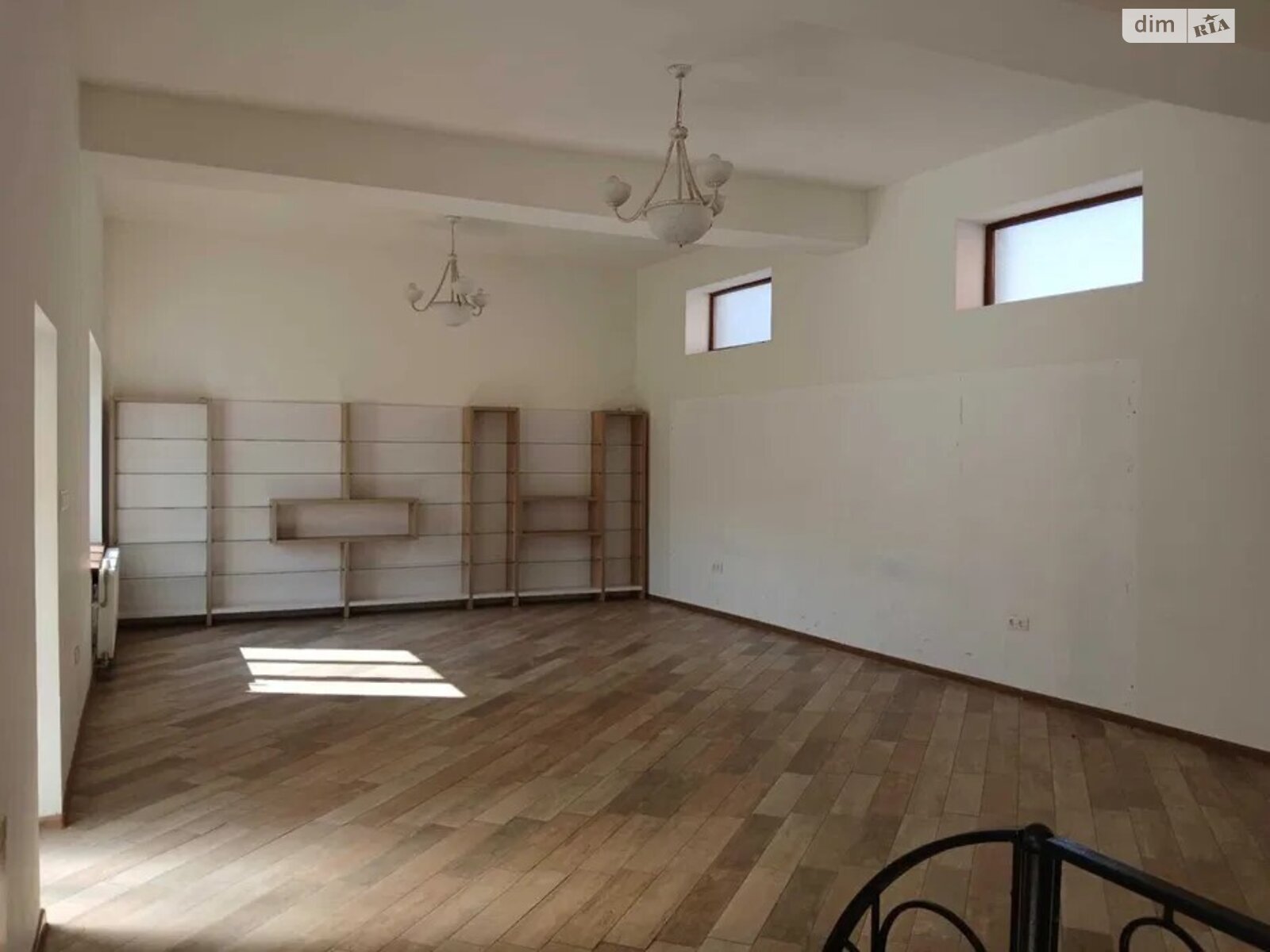 Оренда офісного приміщення в Береговому, Хмельницького вулиця 47, приміщень - 1, поверх - 1 фото 1