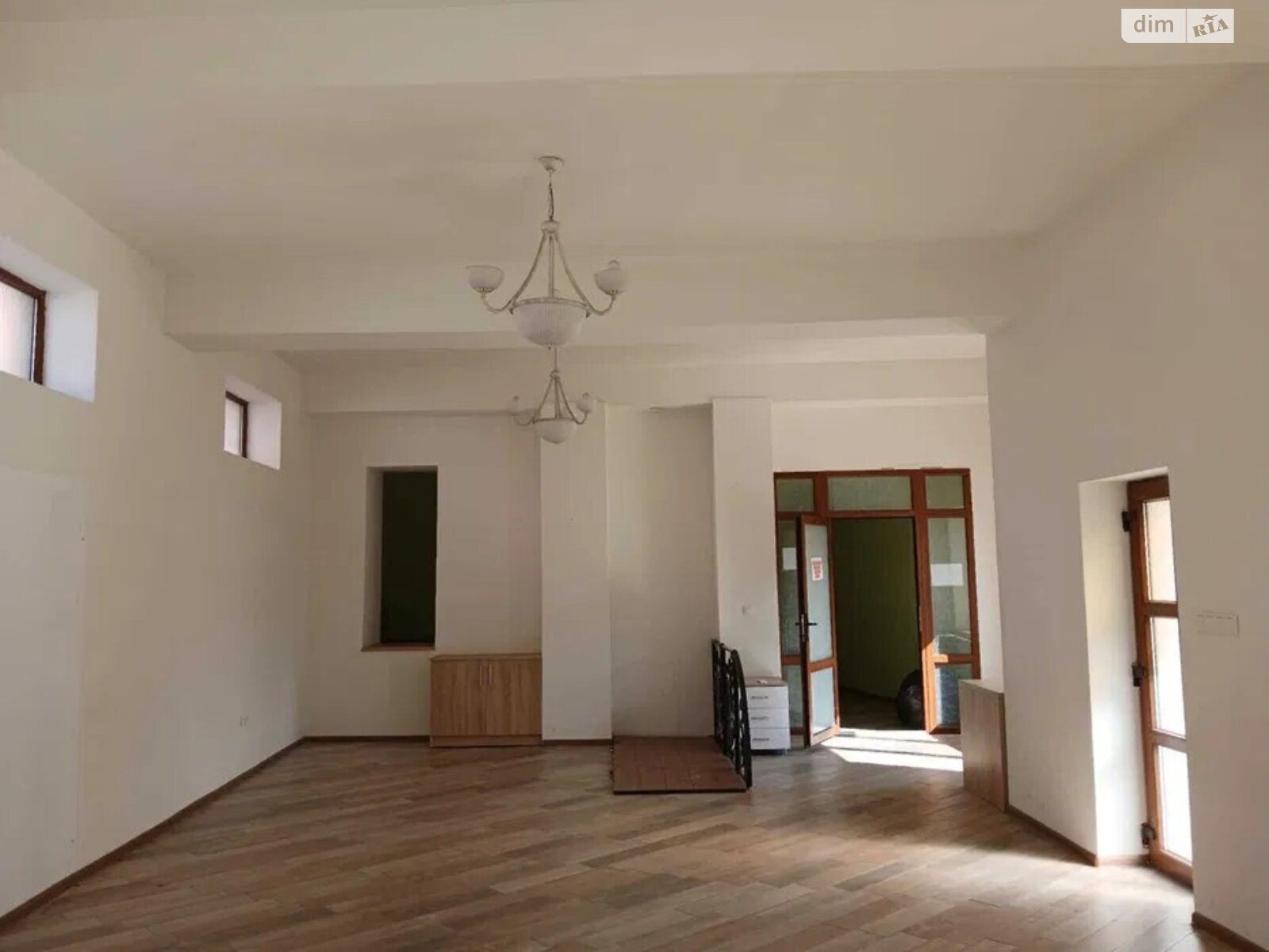 Оренда офісного приміщення в Береговому, Хмельницького вулиця 47, приміщень - 1, поверх - 1 фото 1