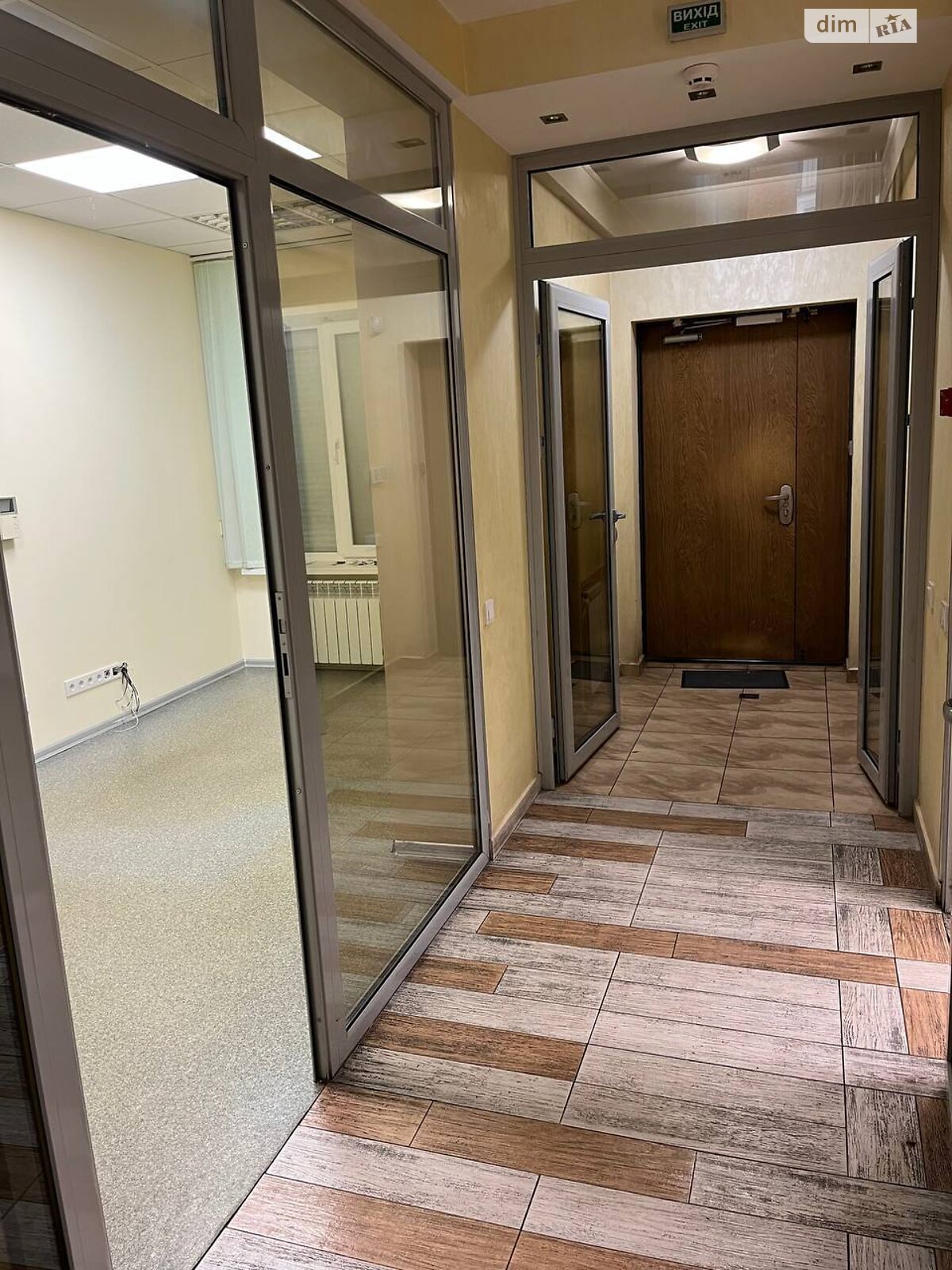 Оренда офісного приміщення в Черкасах, Святотроїцька вулиця 71, приміщень - 12, поверх - 1 фото 1