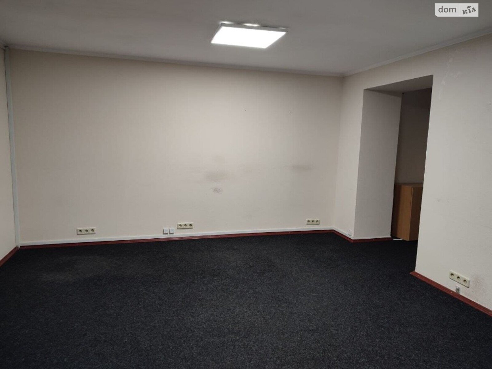Аренда офисного помещения в Чернигове, Пятницкая улица 74, помещений - 1, этаж - 1 фото 1