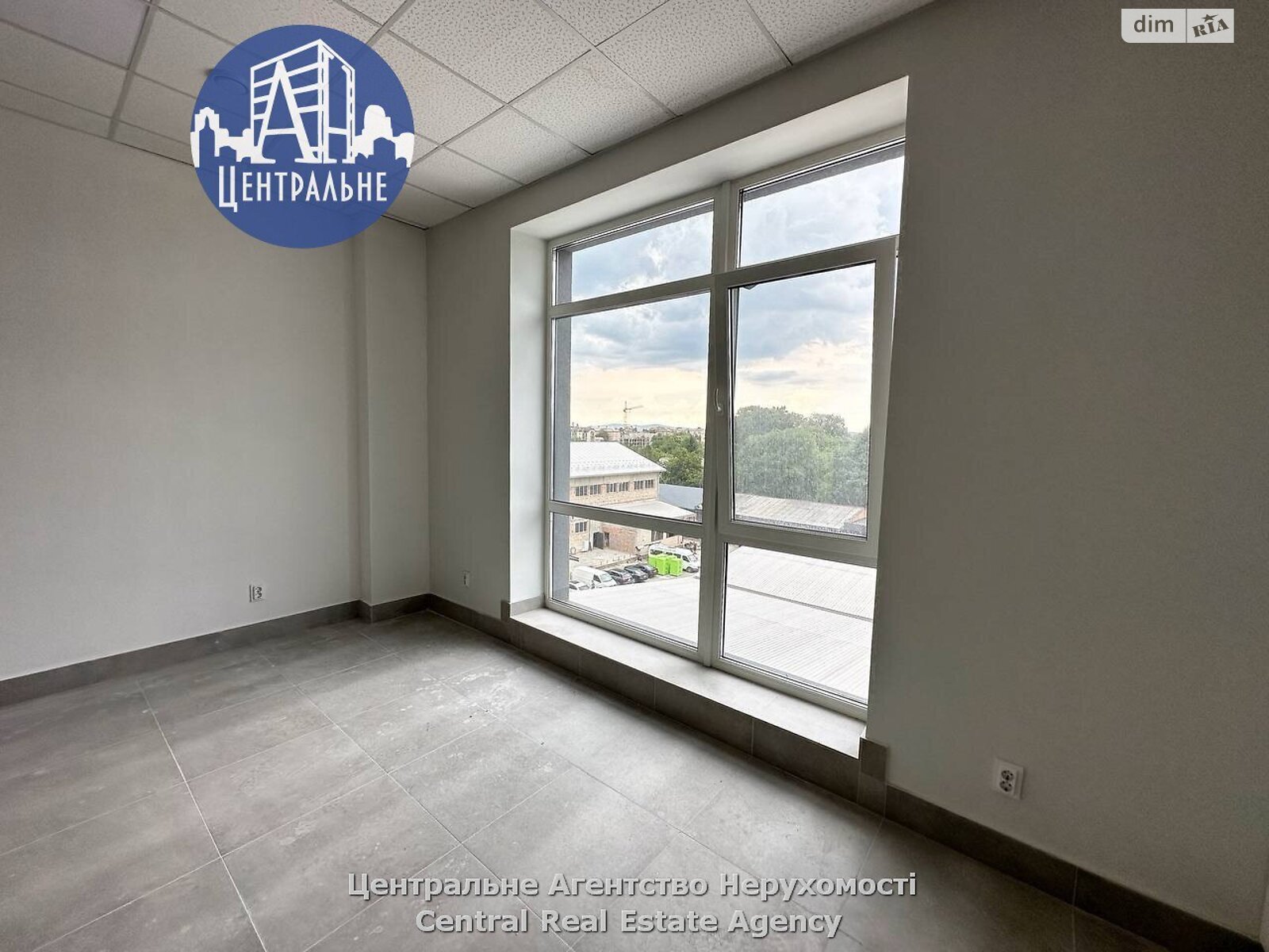 Аренда офисного помещения в Черновцах, Ясско улица, помещений - 1, этаж - 3 фото 1