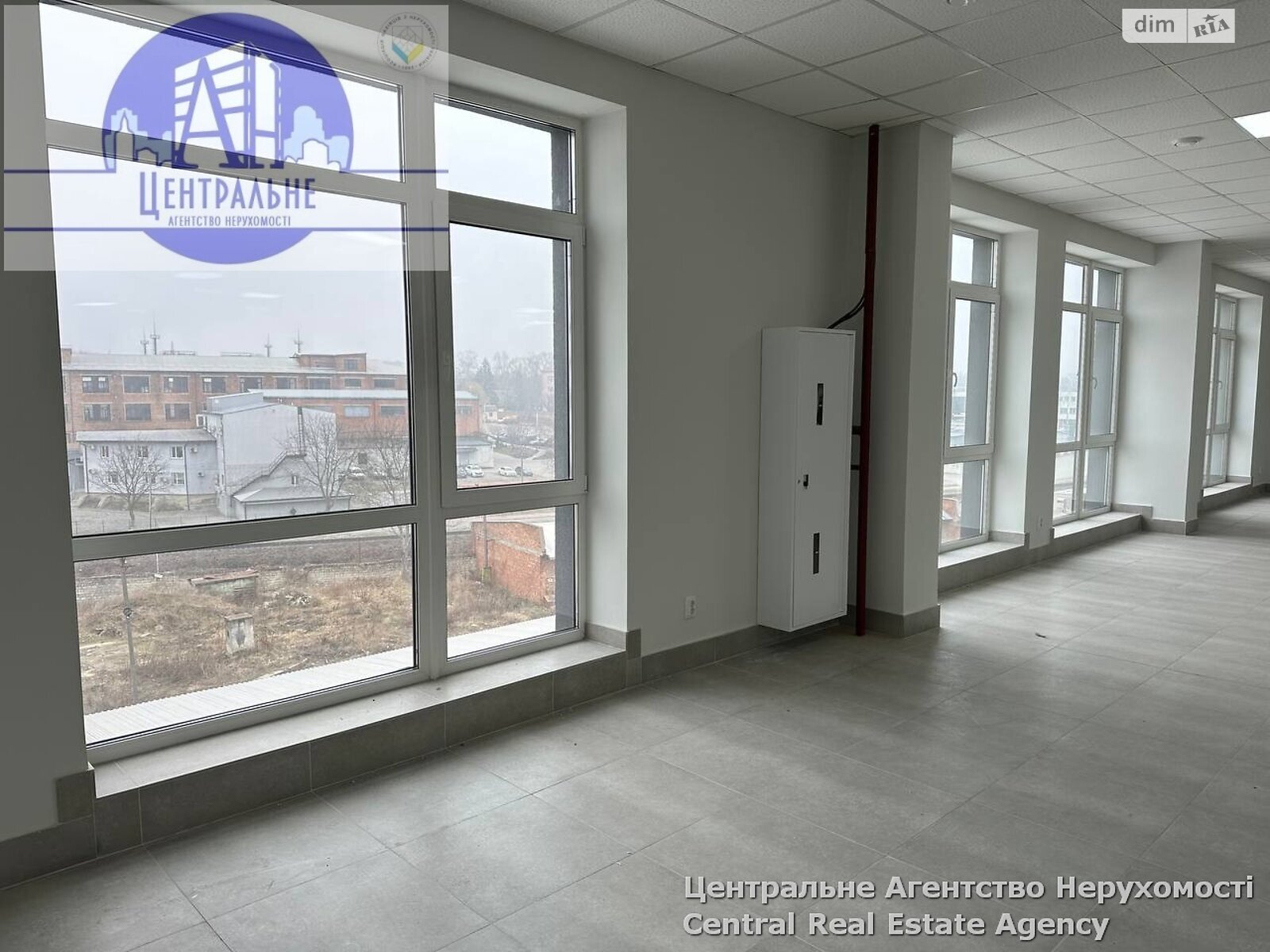 Аренда офисного помещения в Черновцах, Независимости проспект, помещений - 1, этаж - 3 фото 1