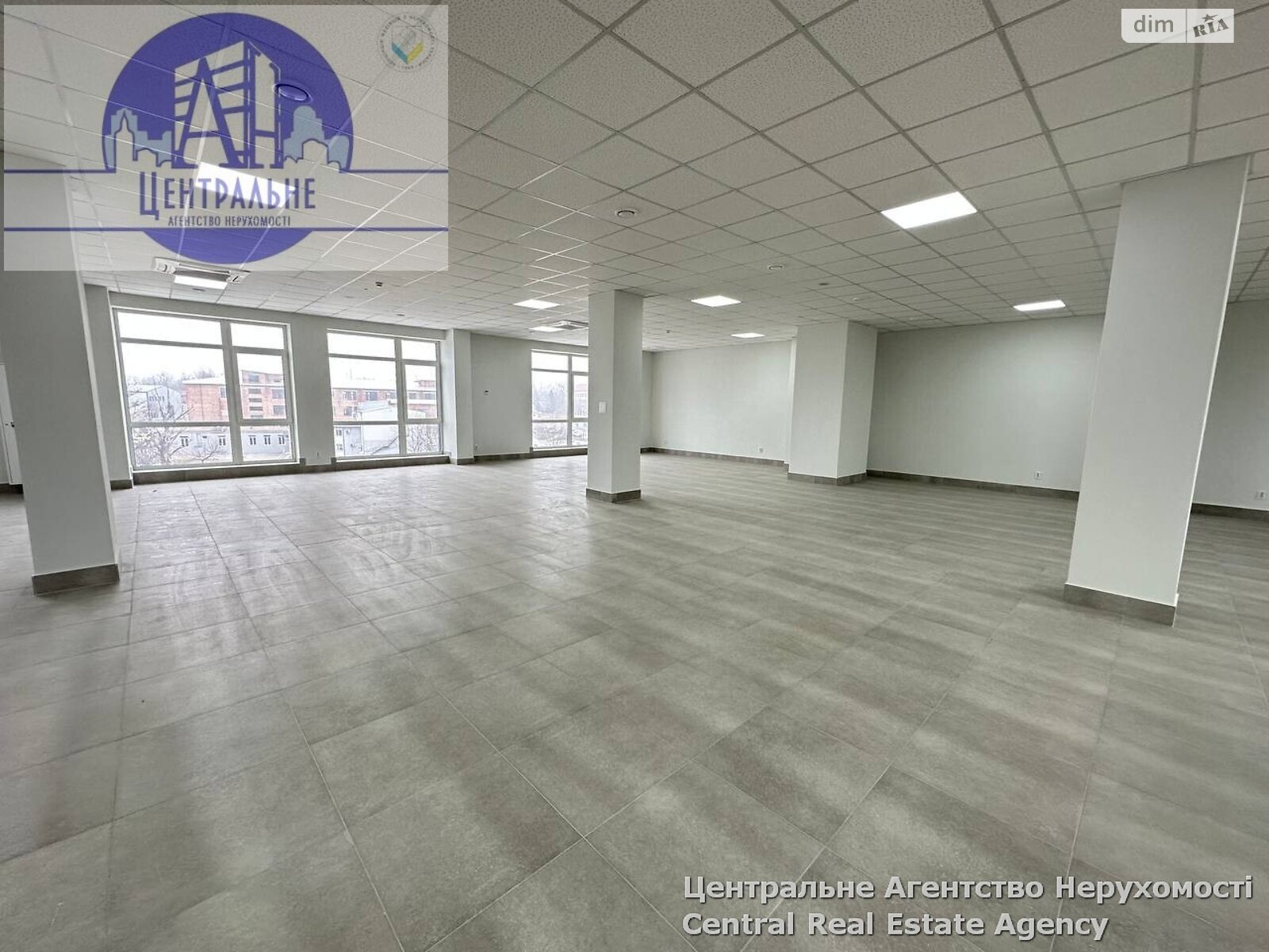 Аренда офисного помещения в Черновцах, Независимости проспект, помещений - 1, этаж - 3 фото 1