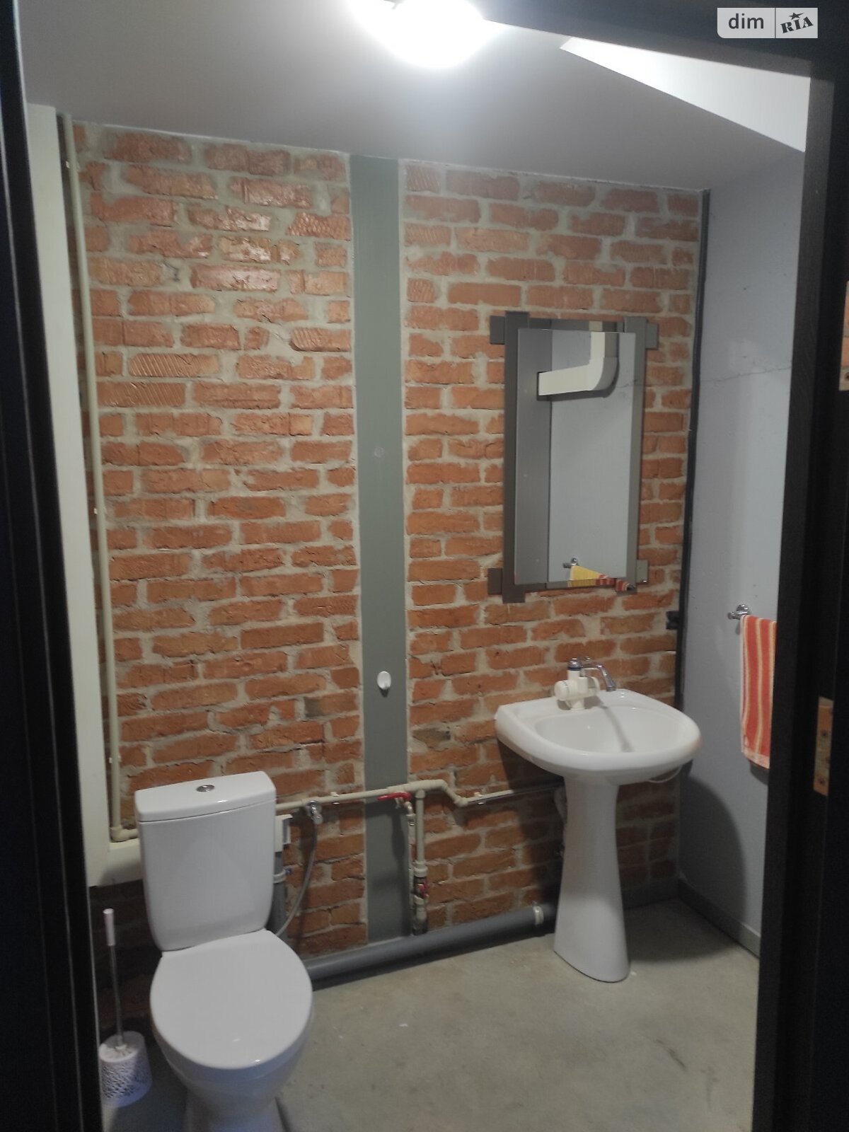 Аренда офисного помещения в Черновцах, Ровенская улица 12Б/2, помещений - 2, этаж - 2 фото 1 Аренда офисного помещения в Черновцах, Ровенская улица 12Б/2, помещений - 2, этаж - 2 фото 1