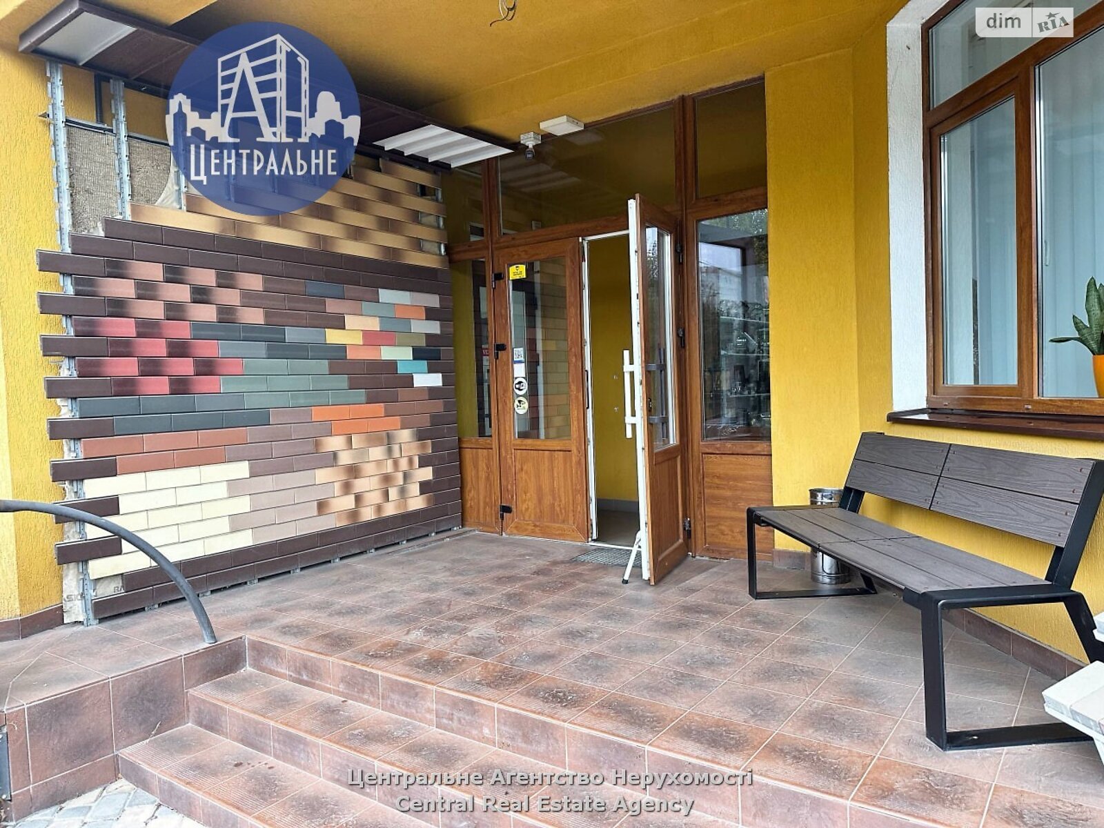 Оренда офісного приміщення в Чернівцях, Сторожинецька вулиця, приміщень - 5, поверх - 1 фото 1 Оренда офісного приміщення в Чернівцях, Сторожинецька вулиця, приміщень - 5, поверх - 1 фото 1