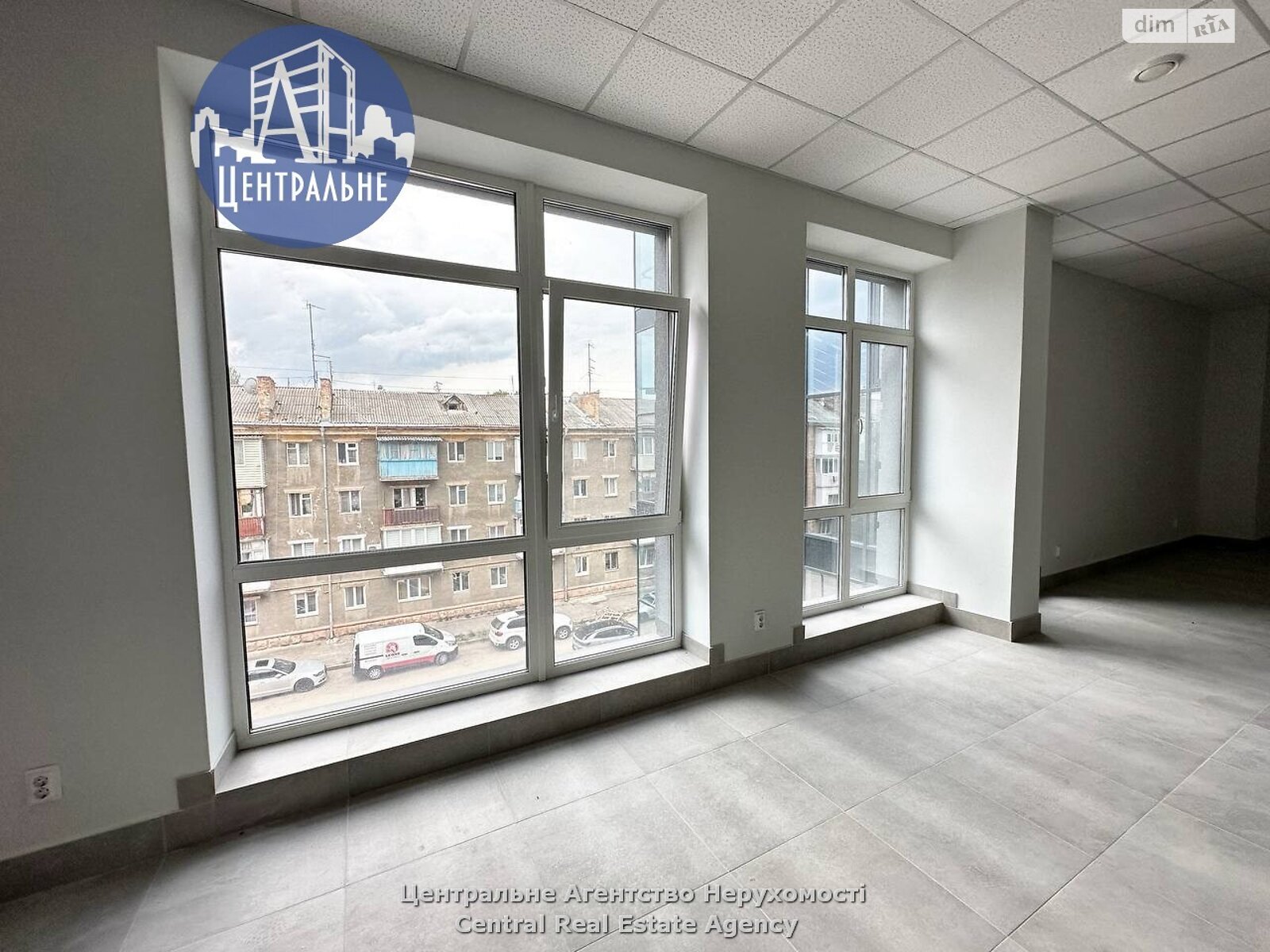 Оренда офісного приміщення в Чернівцях, Ясська вулиця 3, приміщень - 1, поверх - 3 фото 1