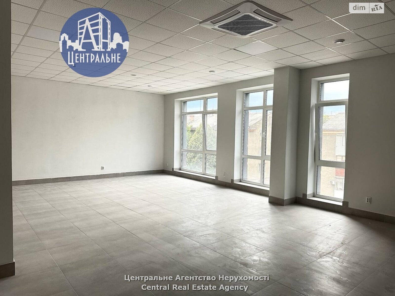 Оренда офісного приміщення в Чернівцях, Ясська вулиця 3, приміщень - 1, поверх - 3 фото 1