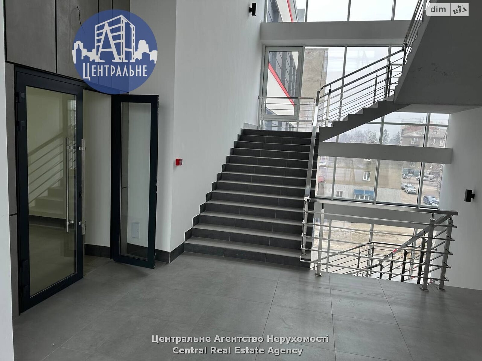 Оренда офісного приміщення в Чернівцях, Ясська вулиця 3, приміщень - 1, поверх - 3 фото 1