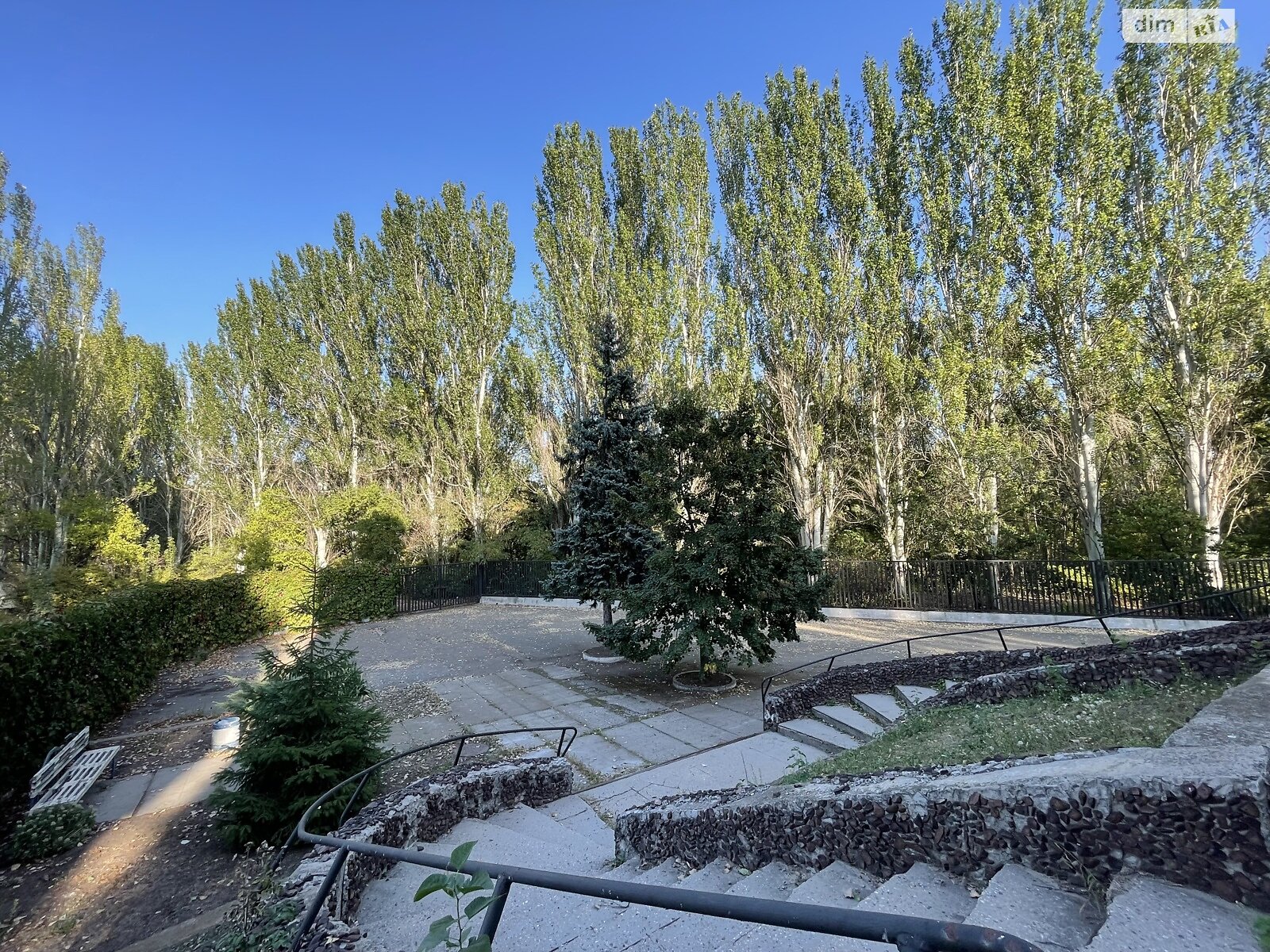 Аренда офисного помещения в Днепре, Амур-Гавань улица 11, помещений - 20, этаж - 3 фото 1 Аренда офисного помещения в Днепре, Амур-Гавань улица 11, помещений - 20, этаж - 3 фото 1