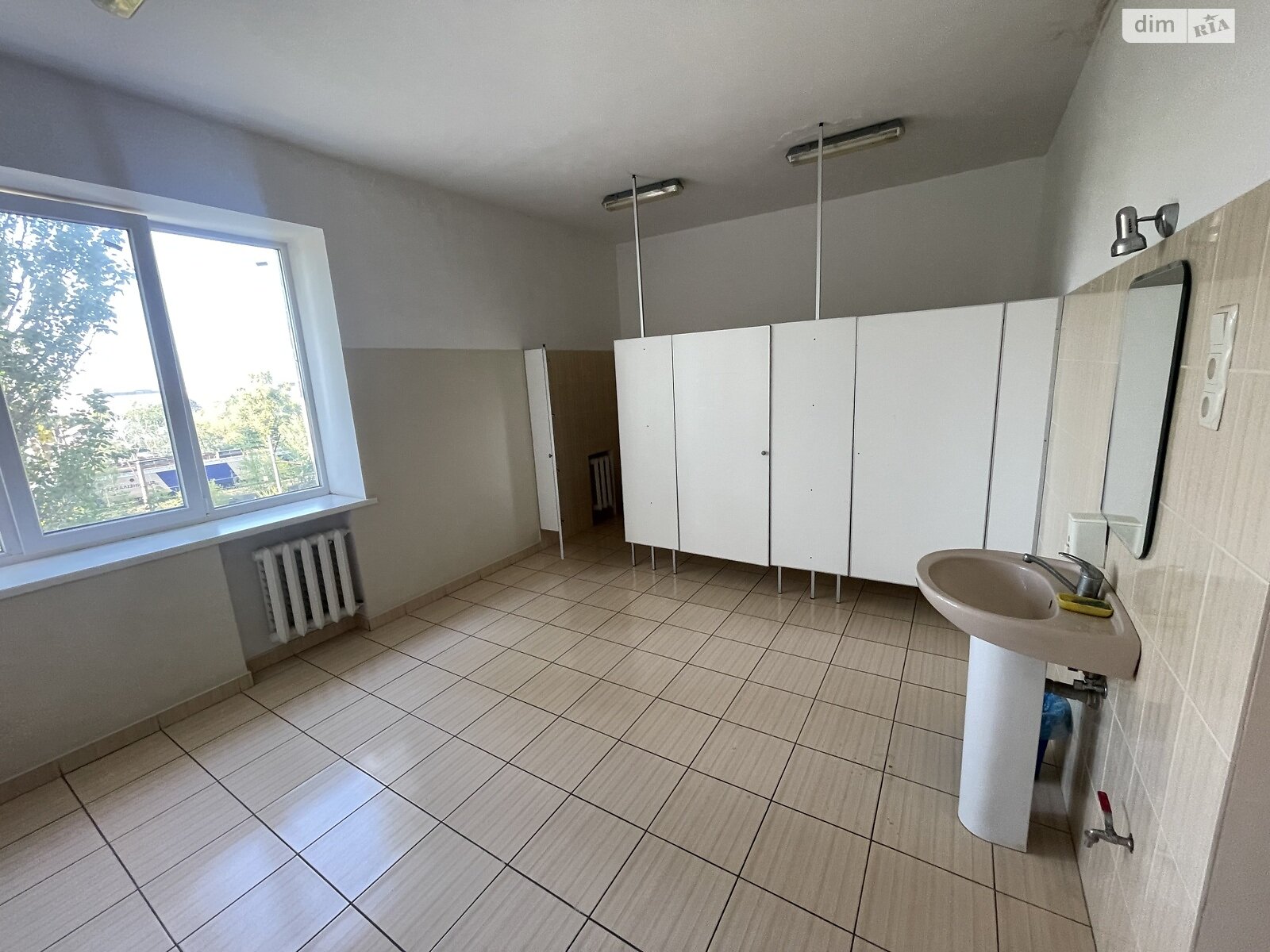 Аренда офисного помещения в Днепре, Амур-Гавань улица 11, помещений - 20, этаж - 3 фото 1 Аренда офисного помещения в Днепре, Амур-Гавань улица 11, помещений - 20, этаж - 3 фото 1