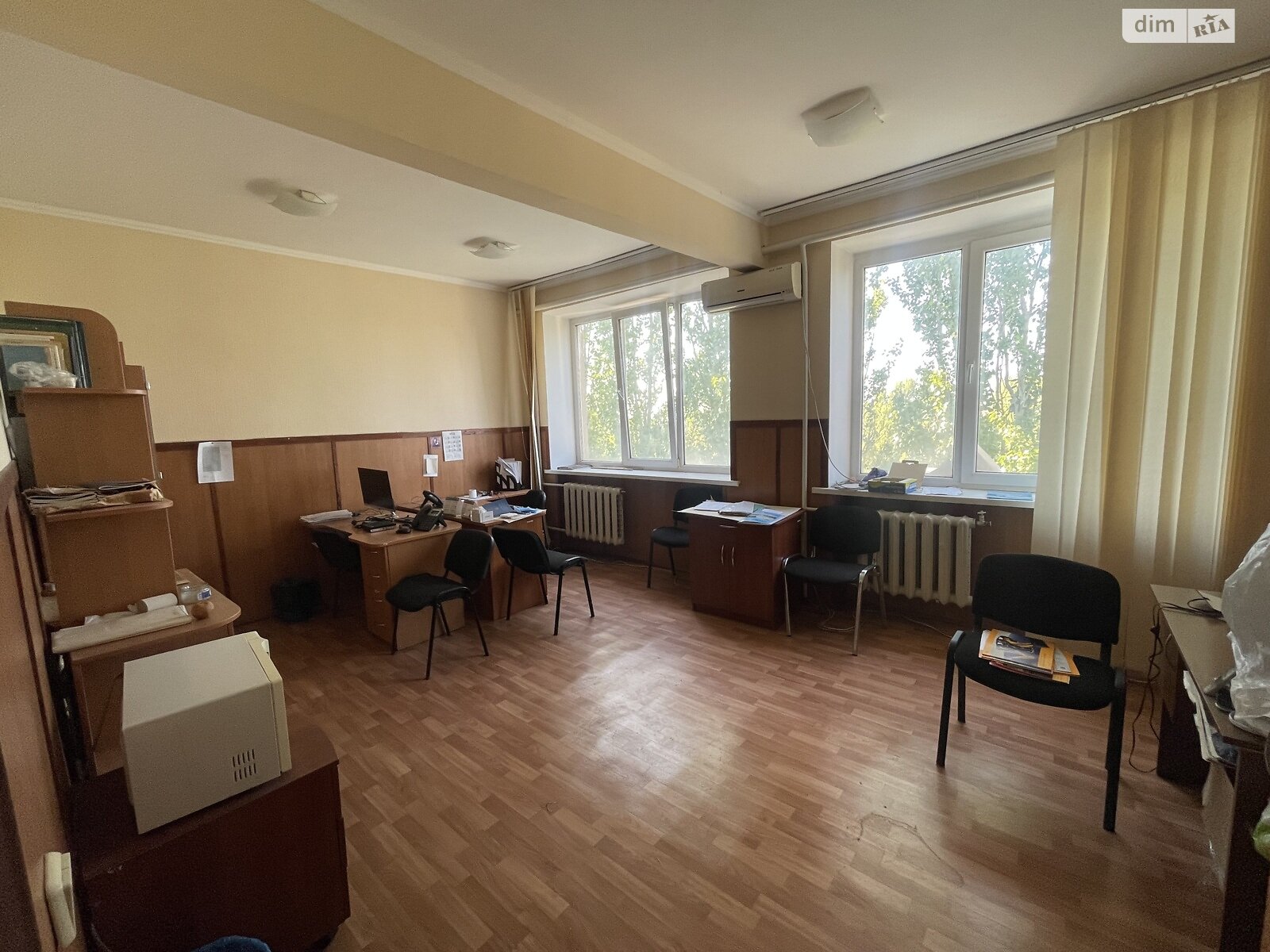 Аренда офисного помещения в Днепре, Амур-Гавань улица 11, помещений - 20, этаж - 3 фото 1 Аренда офисного помещения в Днепре, Амур-Гавань улица 11, помещений - 20, этаж - 3 фото 1