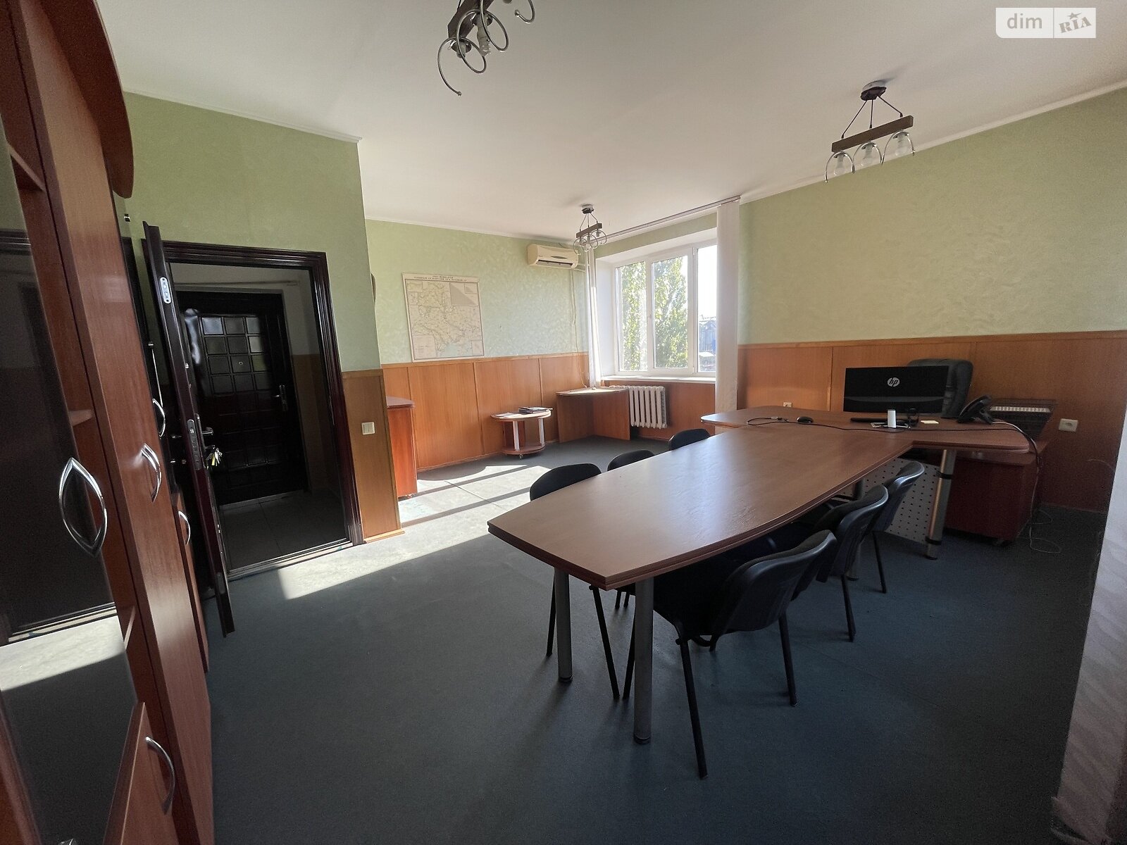 Аренда офисного помещения в Днепре, Амур-Гавань улица 11, помещений - 20, этаж - 3 фото 1 Аренда офисного помещения в Днепре, Амур-Гавань улица 11, помещений - 20, этаж - 3 фото 1