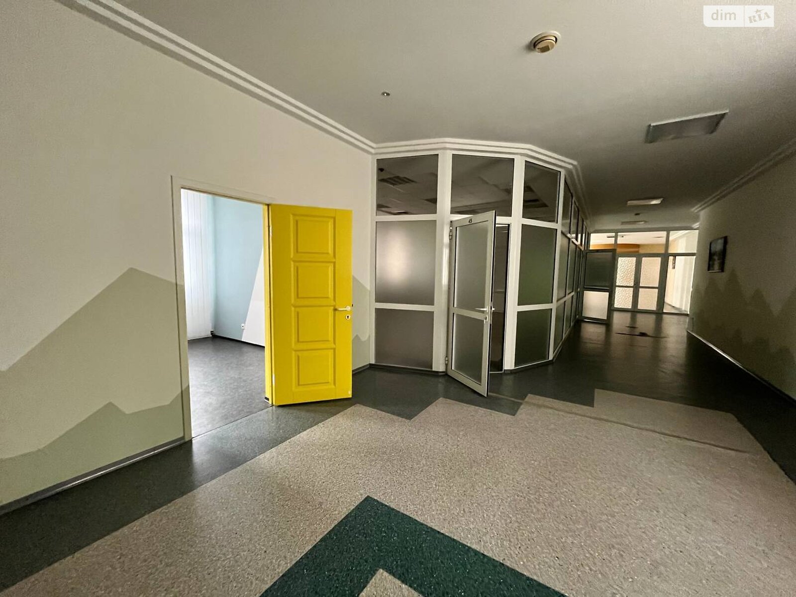 Аренда офисного помещения в Днепре, Моссаковского Владимира улица 1, помещений - 16, этаж - 2 фото 1