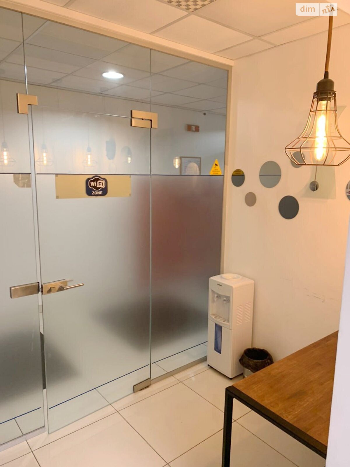 Аренда офисного помещения в Днепре, Крутогорный спуск 28, помещений - 1, этаж - 1 фото 1 Аренда офисного помещения в Днепре, Крутогорный спуск 28, помещений - 1, этаж - 1 фото 1