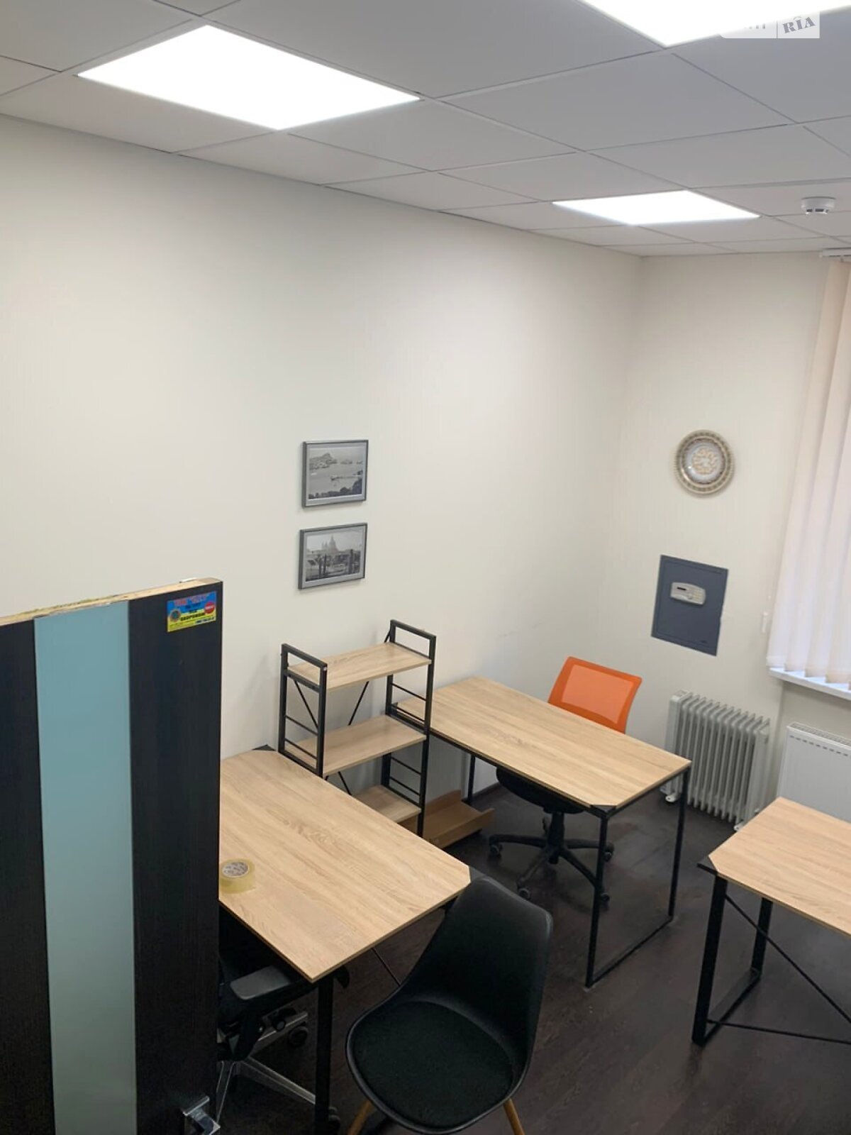 Аренда офисного помещения в Днепре, Крутогорный спуск 28, помещений - 1, этаж - 1 фото 1 Аренда офисного помещения в Днепре, Крутогорный спуск 28, помещений - 1, этаж - 1 фото 1