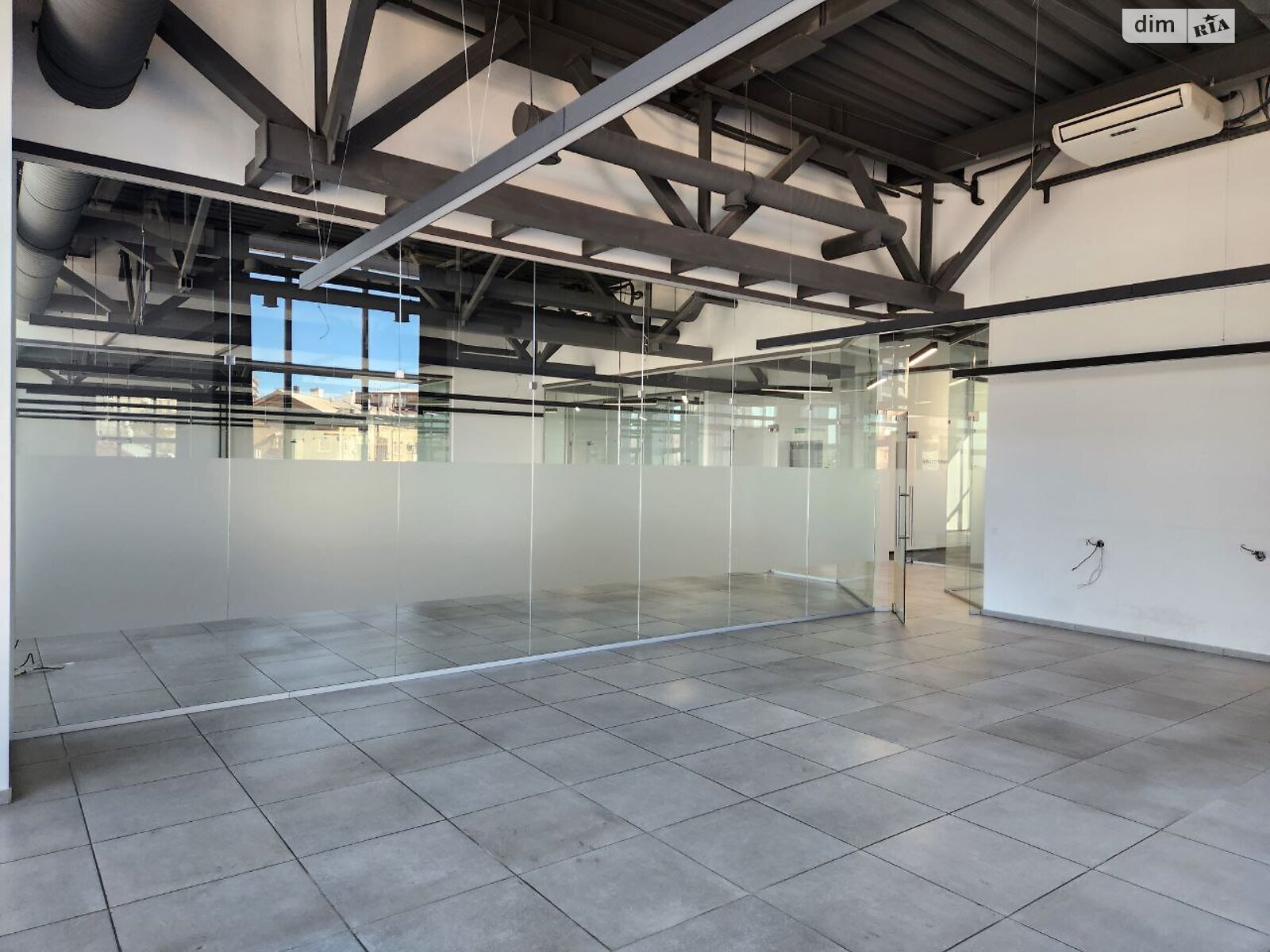 Аренда офисного помещения в Днепре, Баррикадная улица 7, помещений - 4, этаж - 4 фото 1 Аренда офисного помещения в Днепре, Баррикадная улица 7, помещений - 4, этаж - 4 фото 1
