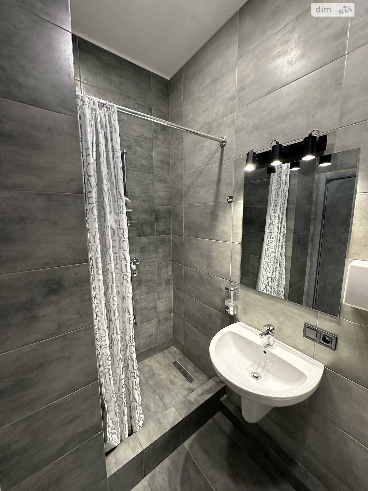 Аренда офисного помещения в Днепре, Европейская улица 9А, помещений - 1, этаж - 3 фото 1 Аренда офисного помещения в Днепре, Европейская улица 9А, помещений - 1, этаж - 3 фото 1