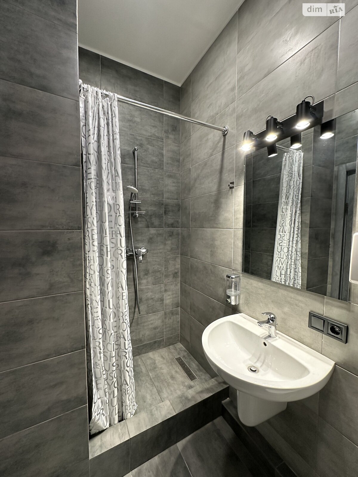 Аренда офисного помещения в Днепре, Европейская улица 9А, помещений - 1, этаж - 3 фото 1 Аренда офисного помещения в Днепре, Европейская улица 9А, помещений - 1, этаж - 3 фото 1