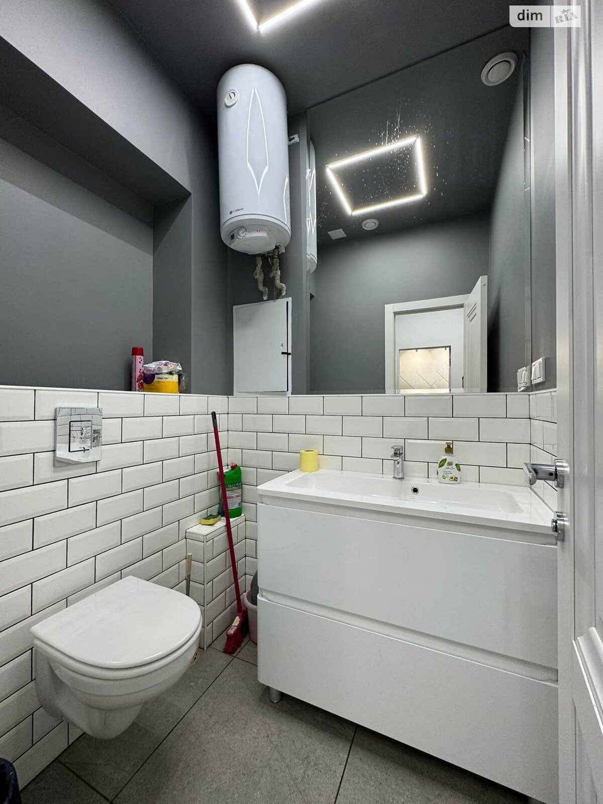 Аренда офисного помещения в Днепре, Литейная улица 4, помещений - 1, этаж - 2 фото 1