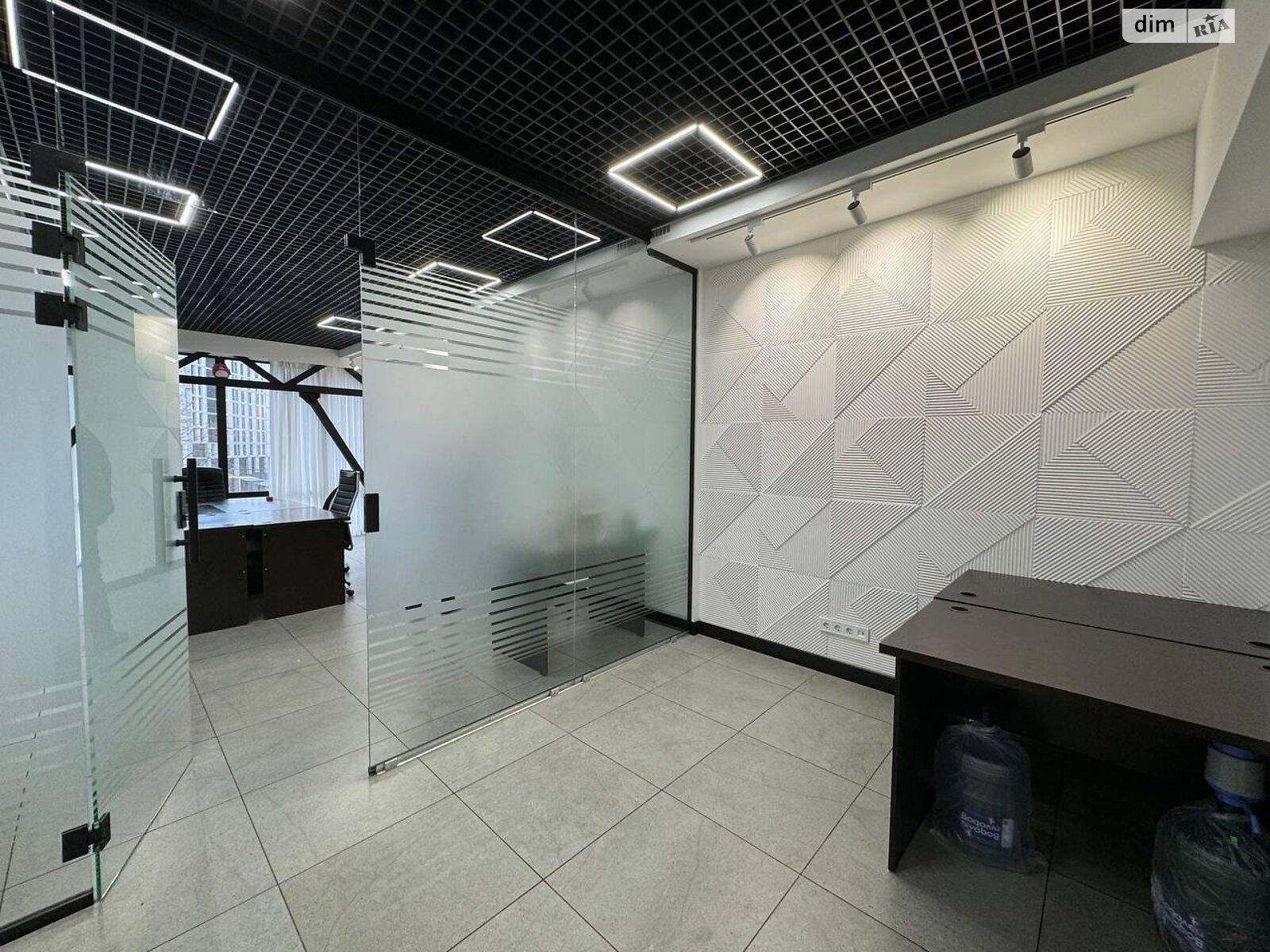 Аренда офисного помещения в Днепре, Литейная улица 4, помещений - 1, этаж - 2 фото 1