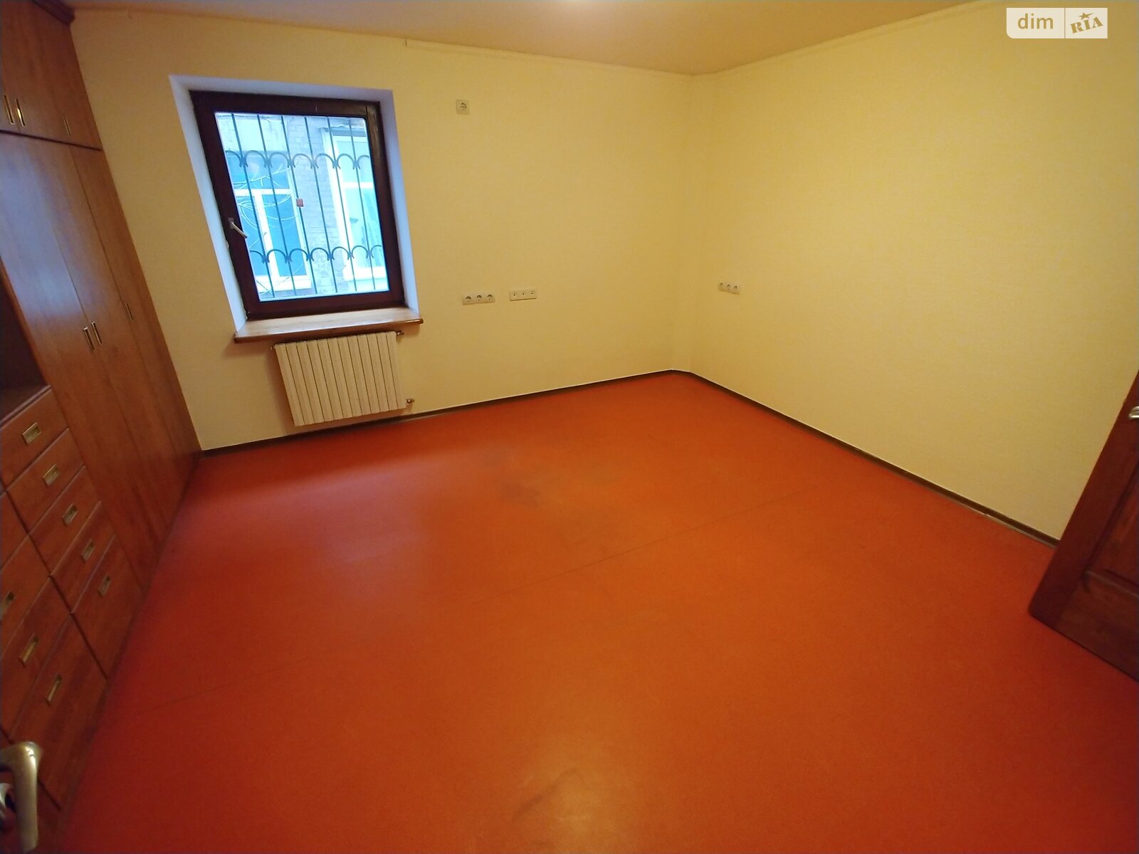 Аренда офисного помещения в Днепре, Староказацкая (Комсомольская) улица 33, помещений - 4, этаж - 1 фото 1 Аренда офисного помещения в Днепре, Староказацкая (Комсомольская) улица 33, помещений - 4, этаж - 1 фото 1