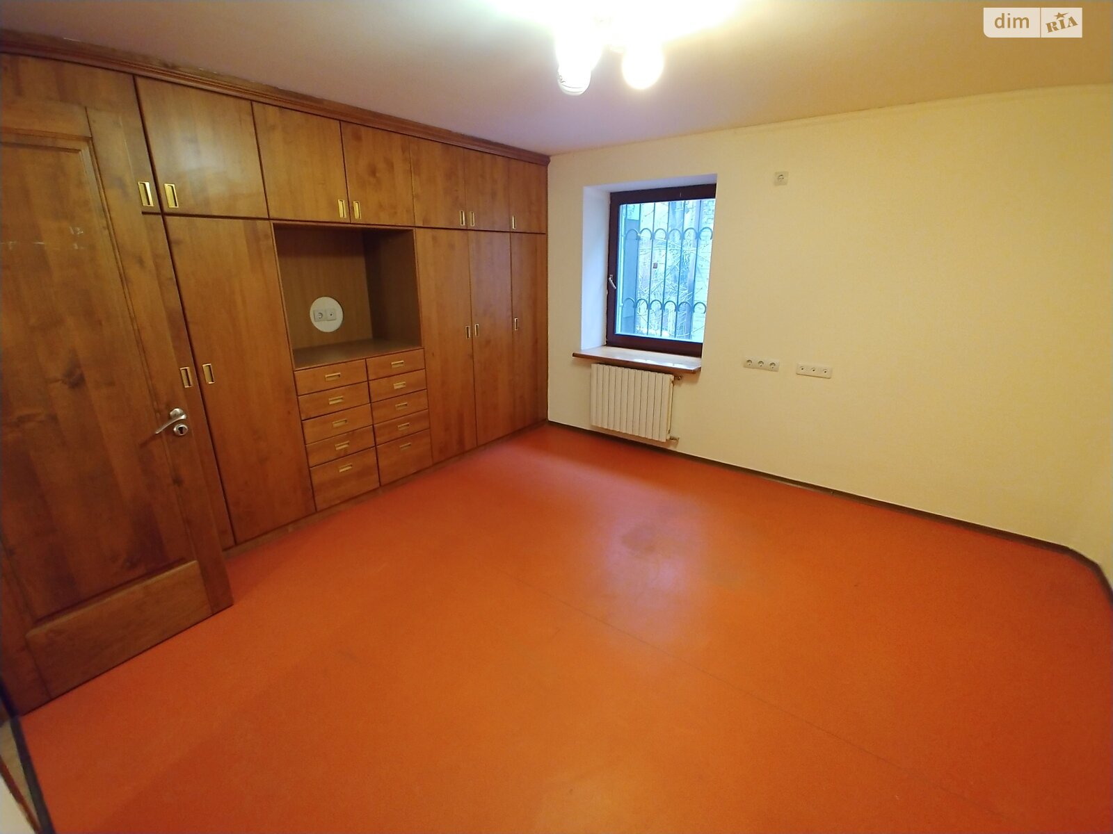 Аренда офисного помещения в Днепре, Староказацкая (Комсомольская) улица 33, помещений - 4, этаж - 1 фото 1 Аренда офисного помещения в Днепре, Староказацкая (Комсомольская) улица 33, помещений - 4, этаж - 1 фото 1