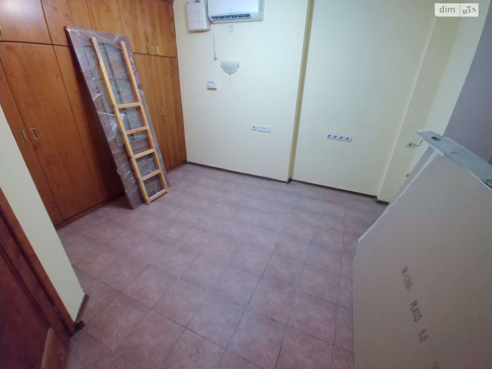 Аренда офисного помещения в Днепре, Староказацкая (Комсомольская) улица 33, помещений - 4, этаж - 1 фото 1 Аренда офисного помещения в Днепре, Староказацкая (Комсомольская) улица 33, помещений - 4, этаж - 1 фото 1