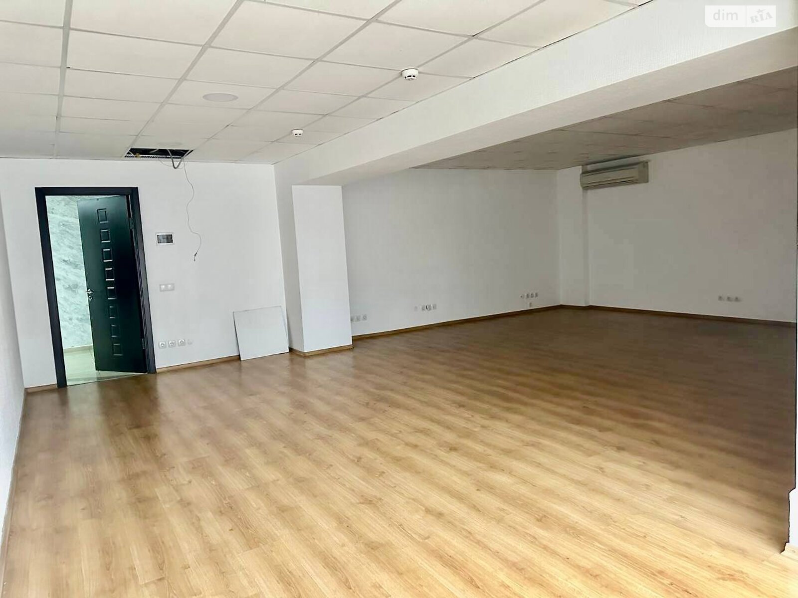 Аренда офисного помещения в Днепре, Троицкая улица 21, помещений - 1, этаж - 4 фото 1 Аренда офисного помещения в Днепре, Троицкая улица 21, помещений - 1, этаж - 4 фото 1