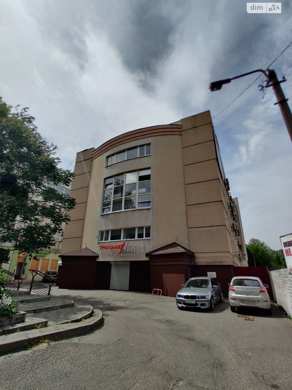 Оренда офісного приміщення в Дніпрі, Троїцька вулиця 21, приміщень - 1, поверх - 4 фото 1 Оренда офісного приміщення в Дніпрі, Троїцька вулиця 21, приміщень - 1, поверх - 4 фото 1