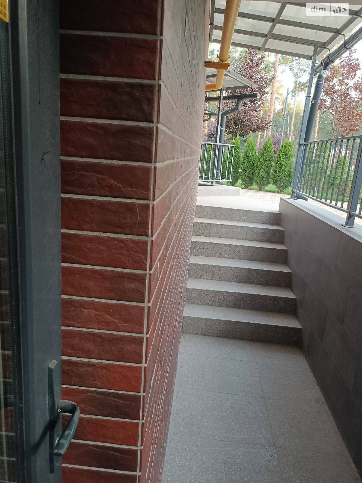 Аренда офисного помещения в Гостомеле, Прорезная улица 13, помещений - 3 фото 1 Аренда офисного помещения в Гостомеле, Прорезная улица 13, помещений - 3 фото 1