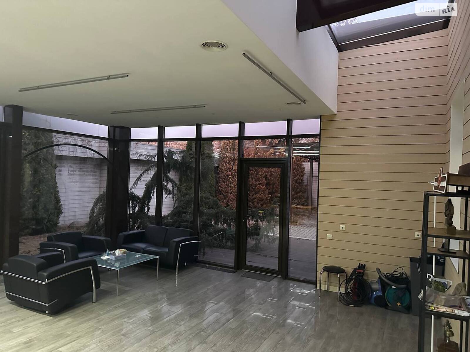 Аренда офисного помещения в Харькове, Славянская улица 8, помещений -, этаж - 1 фото 1