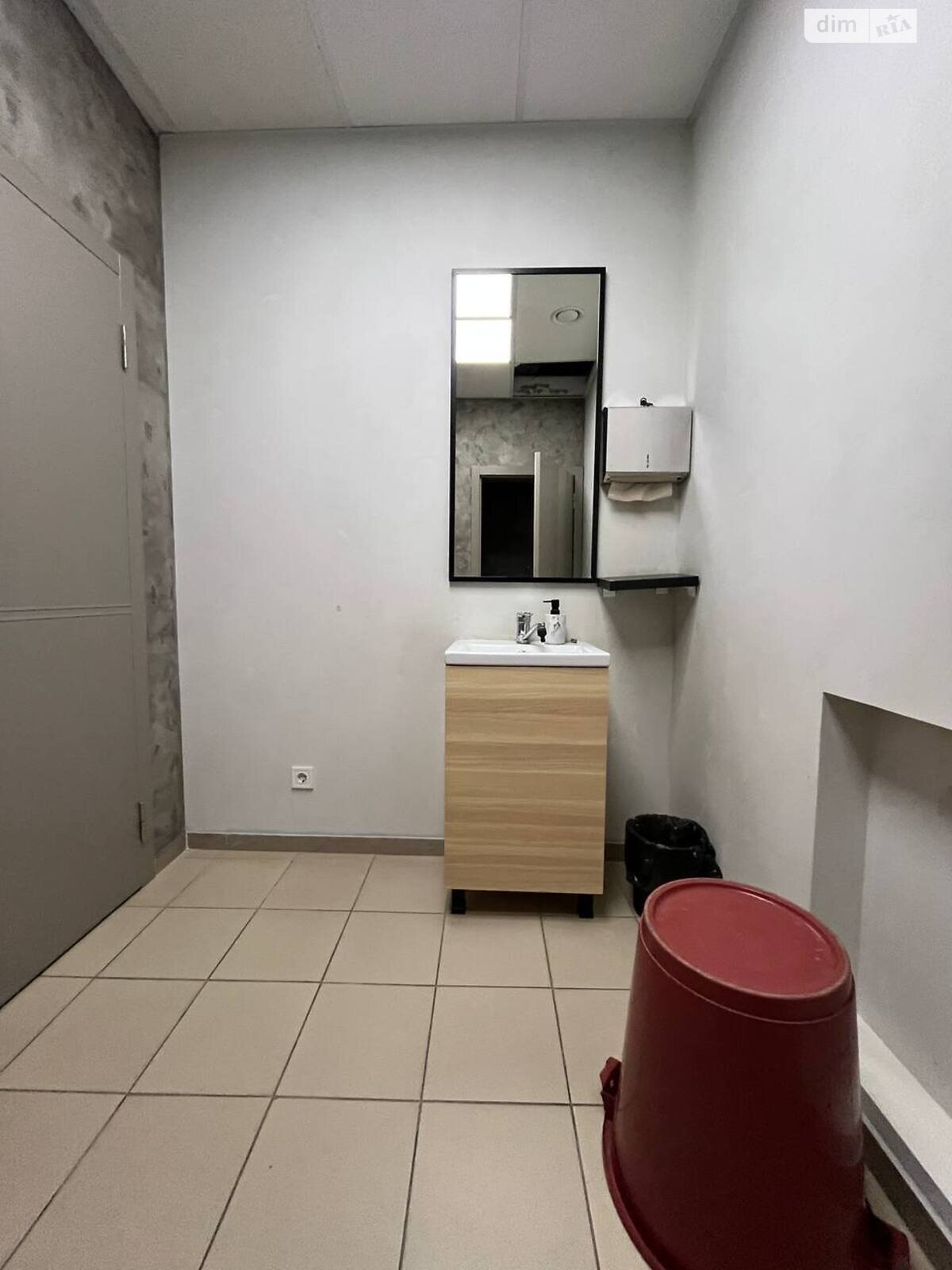 Аренда офисного помещения в Харькове, Славянская улица 8, помещений -, этаж - 1 фото 1