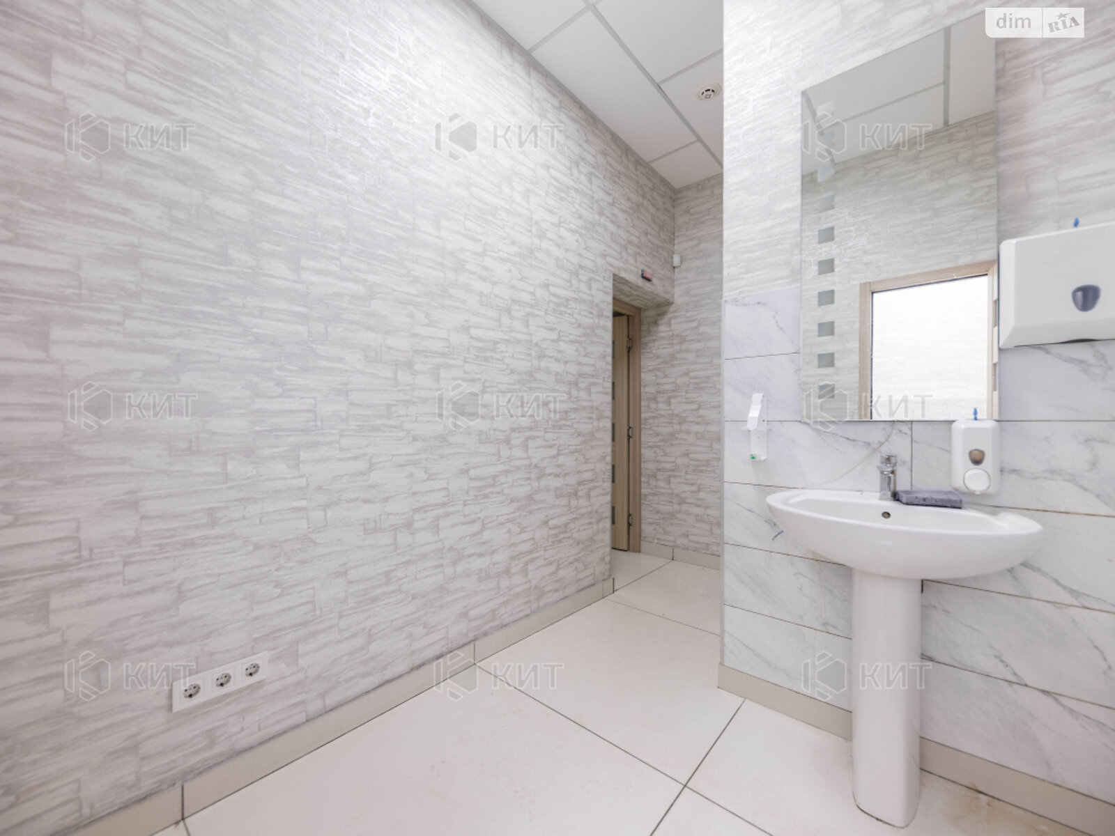 Аренда офисного помещения в Харькове, Ярослава Мудрого Петровского 30, помещений -, этаж - 2 фото 1 Аренда офисного помещения в Харькове, Ярослава Мудрого Петровского 30, помещений -, этаж - 2 фото 1