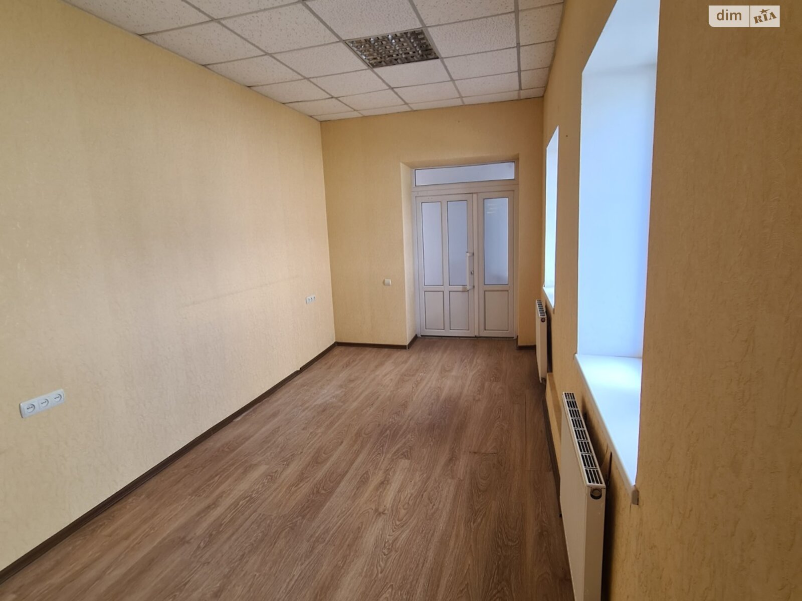 Оренда офісного приміщення в Хмільнику, Декабристів вулиця, приміщень - 5, поверх - 1 фото 1 Оренда офісного приміщення в Хмільнику, Декабристів вулиця, приміщень - 5, поверх - 1 фото 1